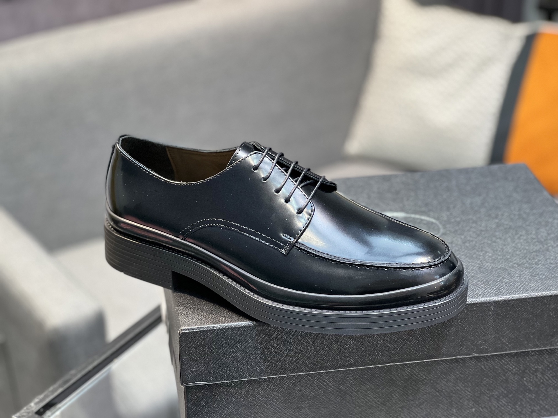 Prada Men's Polished Leather Lace-Up Shoes Oxford Style 10 i1744644680680 3113 0 8