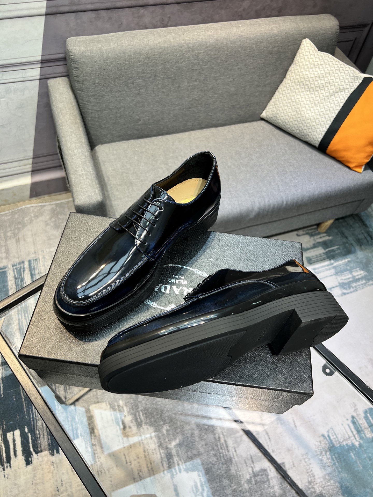 Prada Men's Polished Leather Oxford Shoes - Classic Style, Modern Comfort 4 i1744644711982 5375 0 2