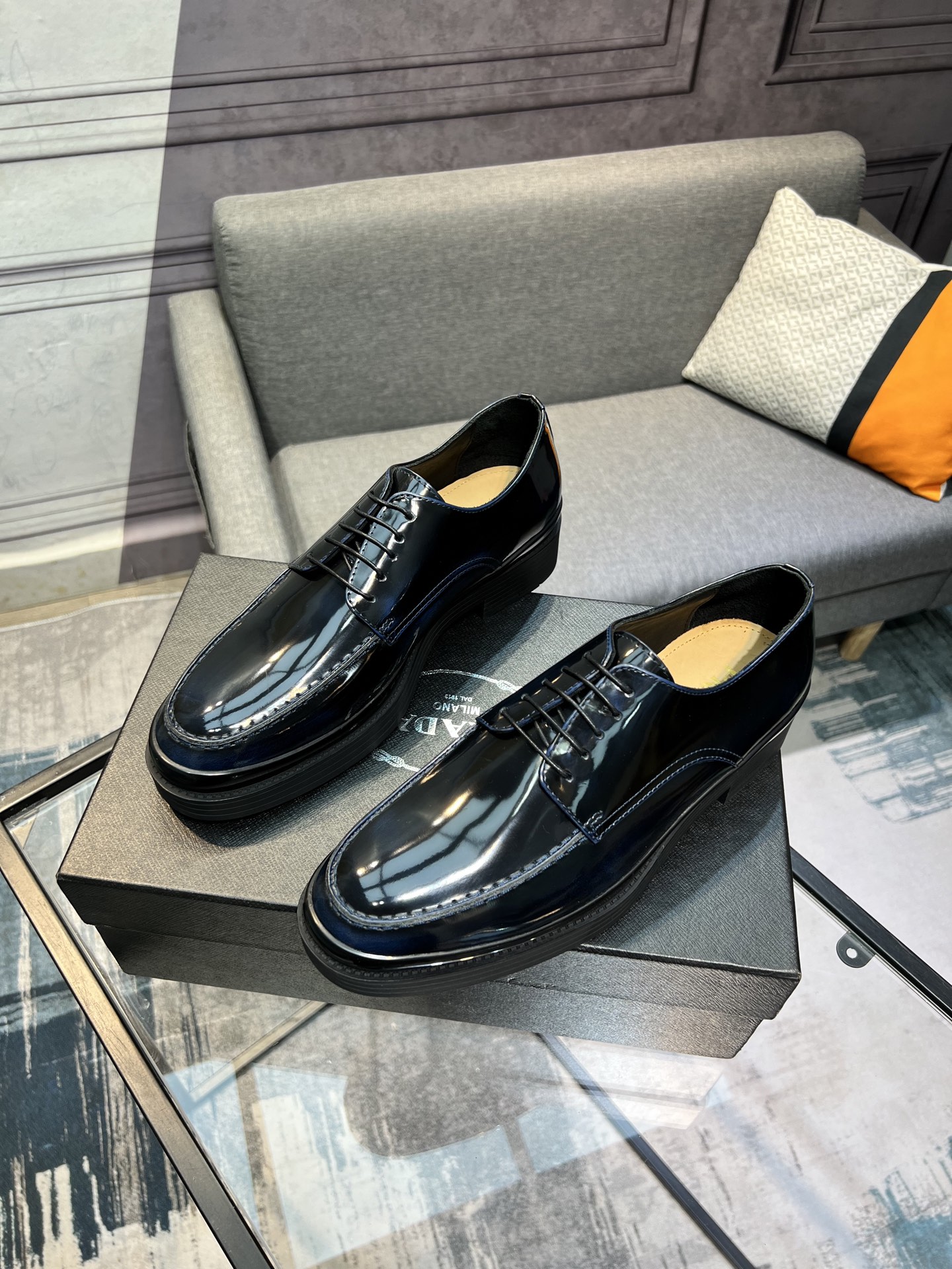 Prada Men's Polished Leather Oxford Shoes - Classic Style, Modern Comfort 3 i1744644712959 5874 0 1