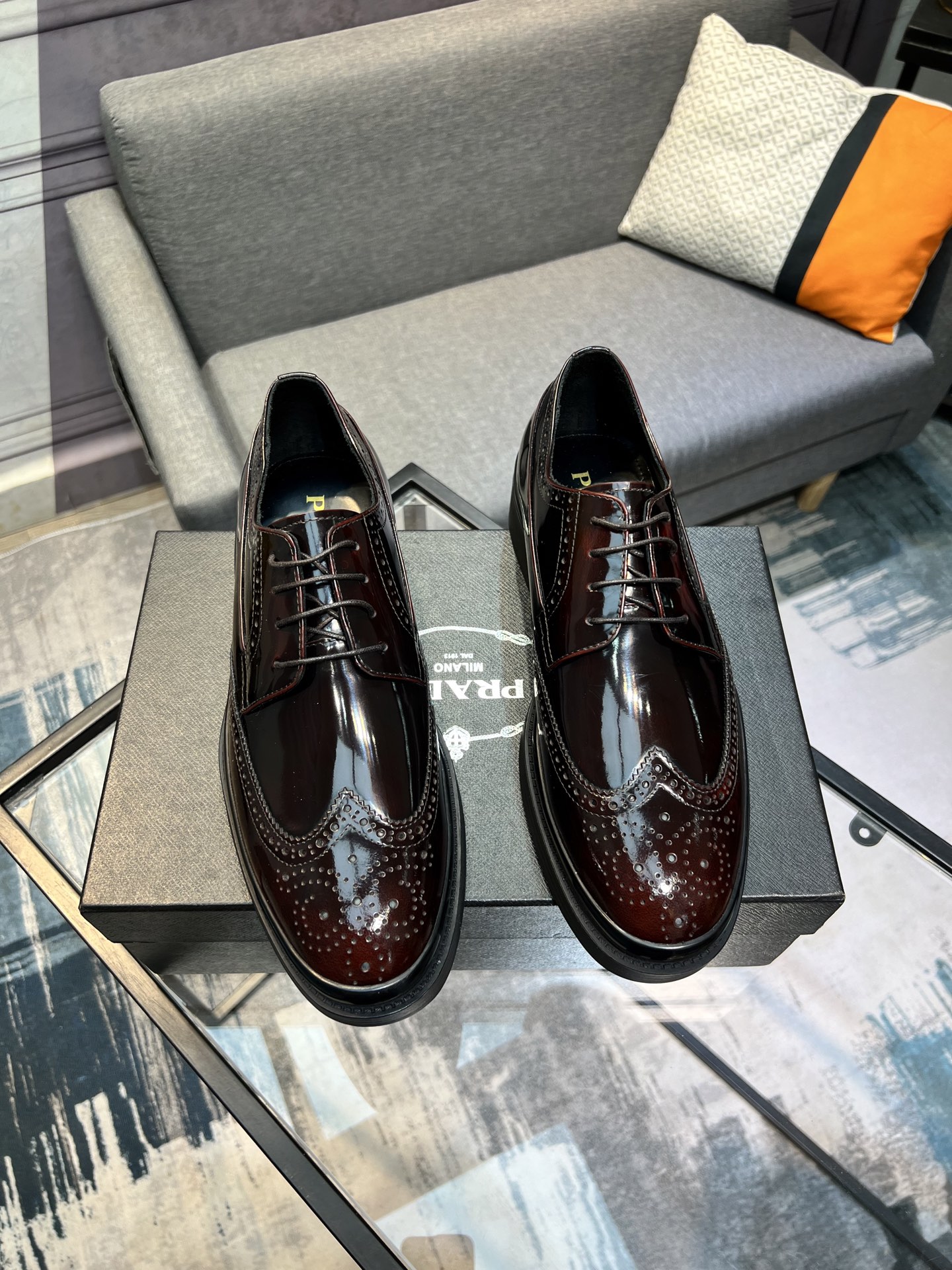 Prada Glossy Leather Oxford Shoes - Italian Craftsmanship, Classic Style 5 i1744644762054 3153 0 3