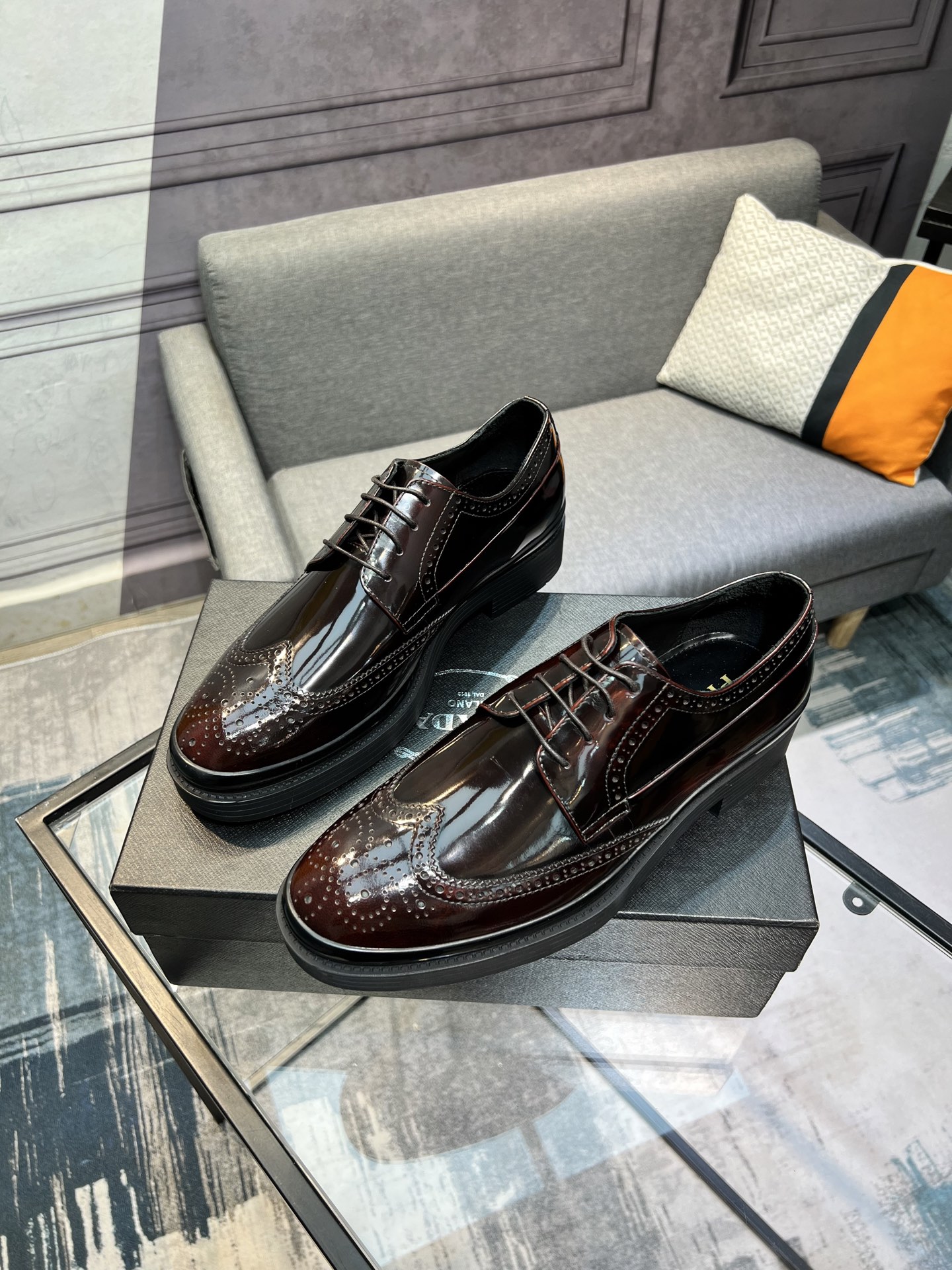Prada Glossy Leather Oxford Shoes - Italian Craftsmanship, Classic Style 3 i1744644762061 7657 0 1