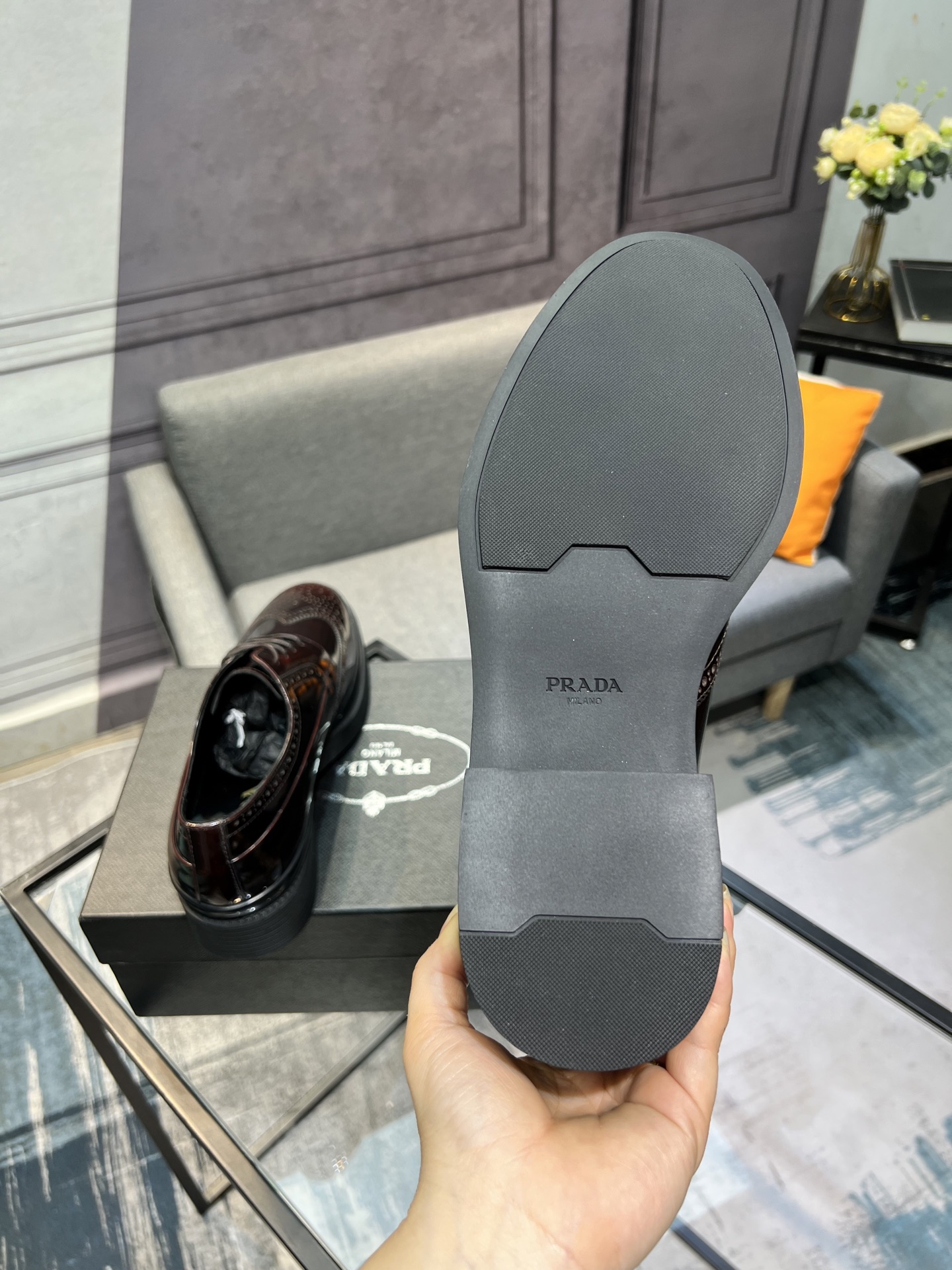 Prada Glossy Leather Oxford Shoes - Italian Craftsmanship, Classic Style 7 i1744644762111 8636 0 5