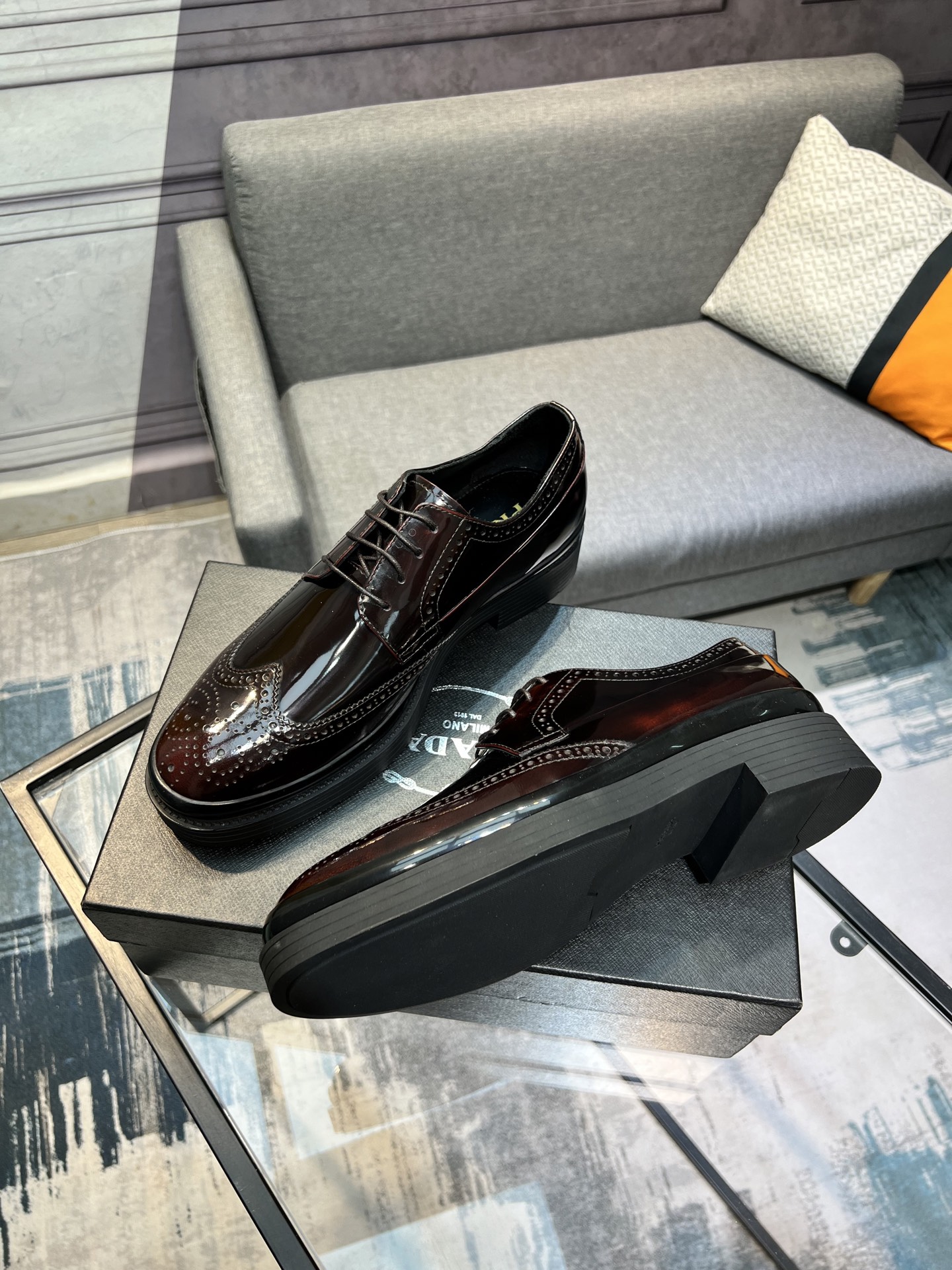 Prada Glossy Leather Oxford Shoes - Italian Craftsmanship, Classic Style 4 i1744644763473 2651 0 2