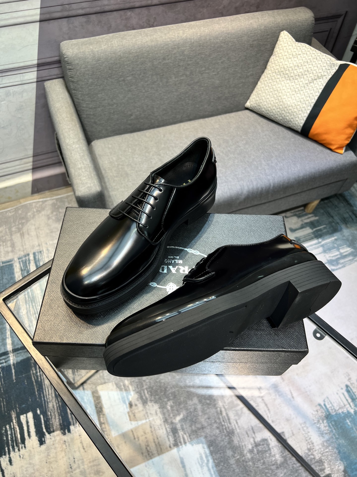 Prada Men's Glossy Leather Lace-Up Dress Shoes - Classic & Modern Style 4 i1744644835658 5072 0 2