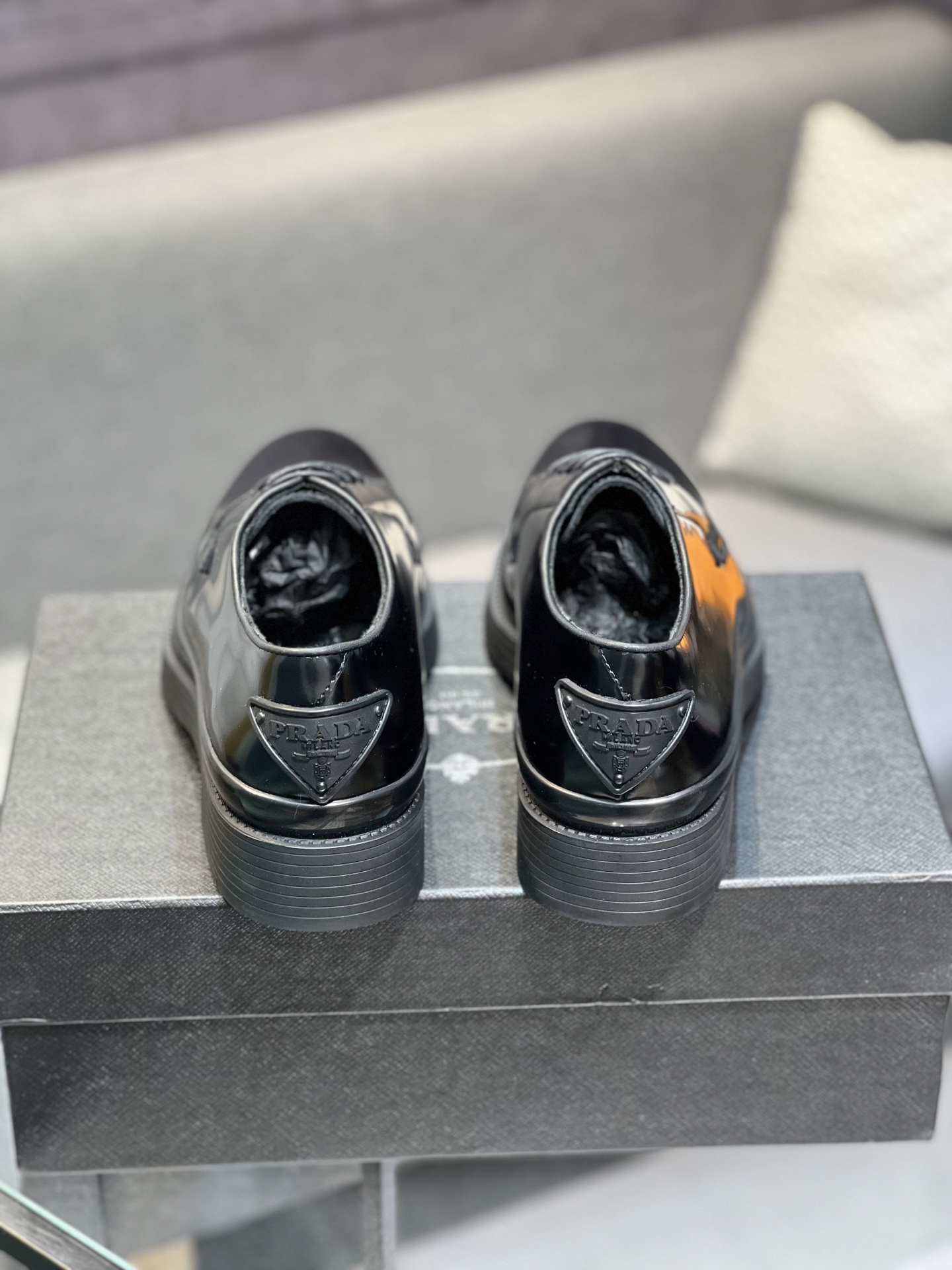 Prada Men's Glossy Leather Lace-Up Dress Shoes - Classic & Modern Style 8 i1744644836778 8697 0 6