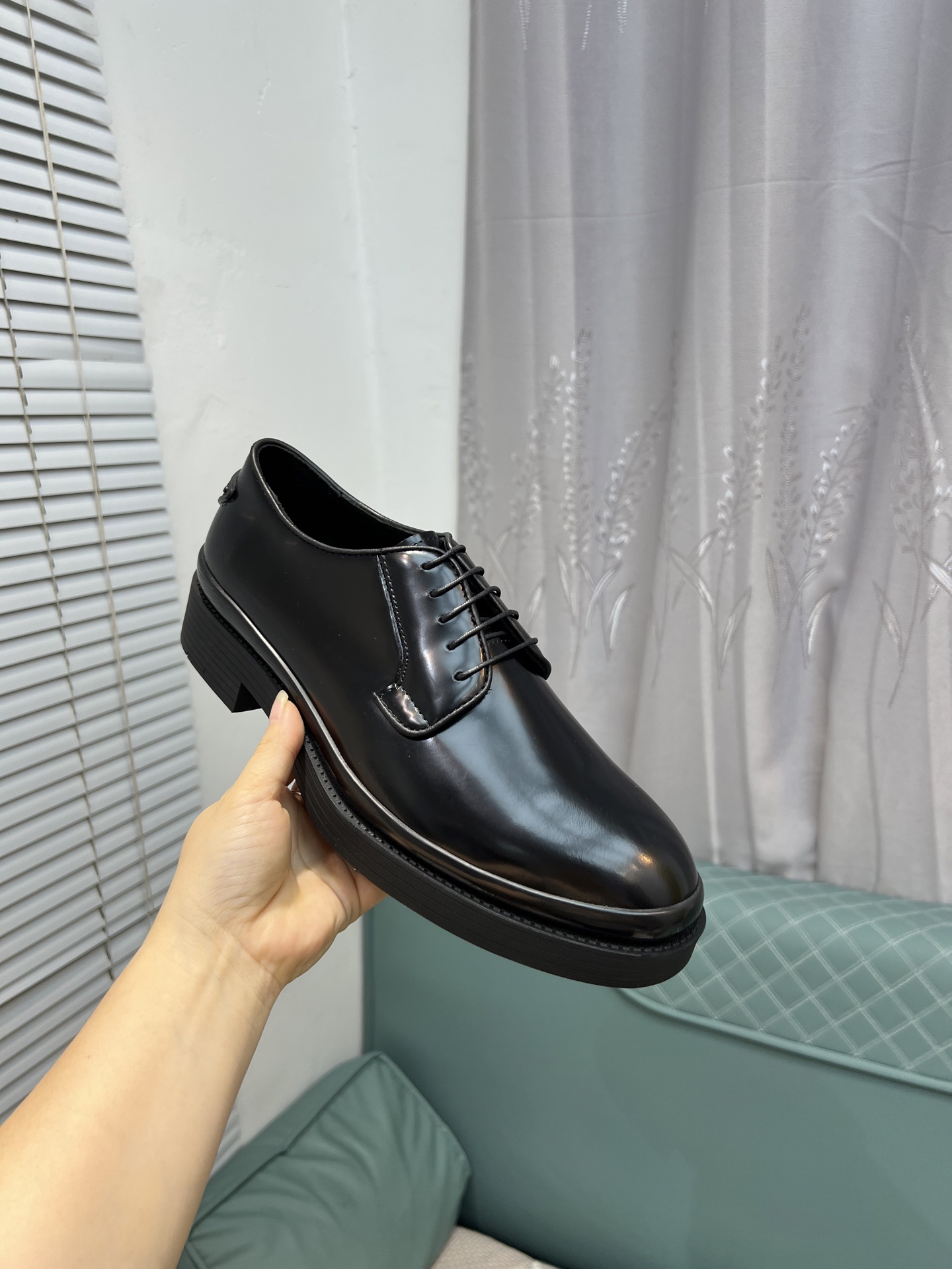 Prada Men's Glossy Leather Lace-Up Dress Shoes - Classic & Modern Style 6 i1744644836810 4788 0 4