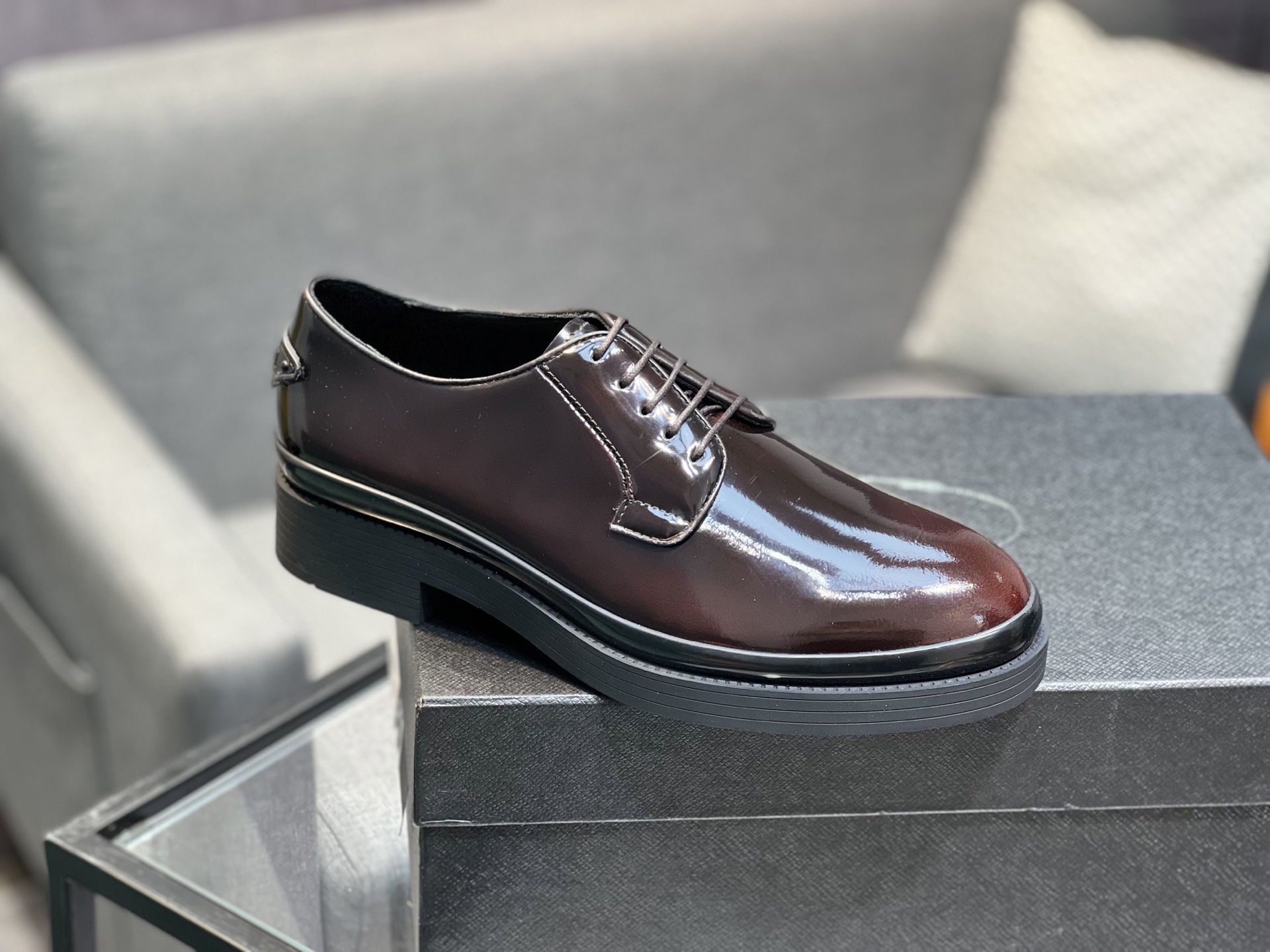 Prada Men's Polished Leather Lace-Up Shoes Oxfords 10 i1744644852145 2674 0 8