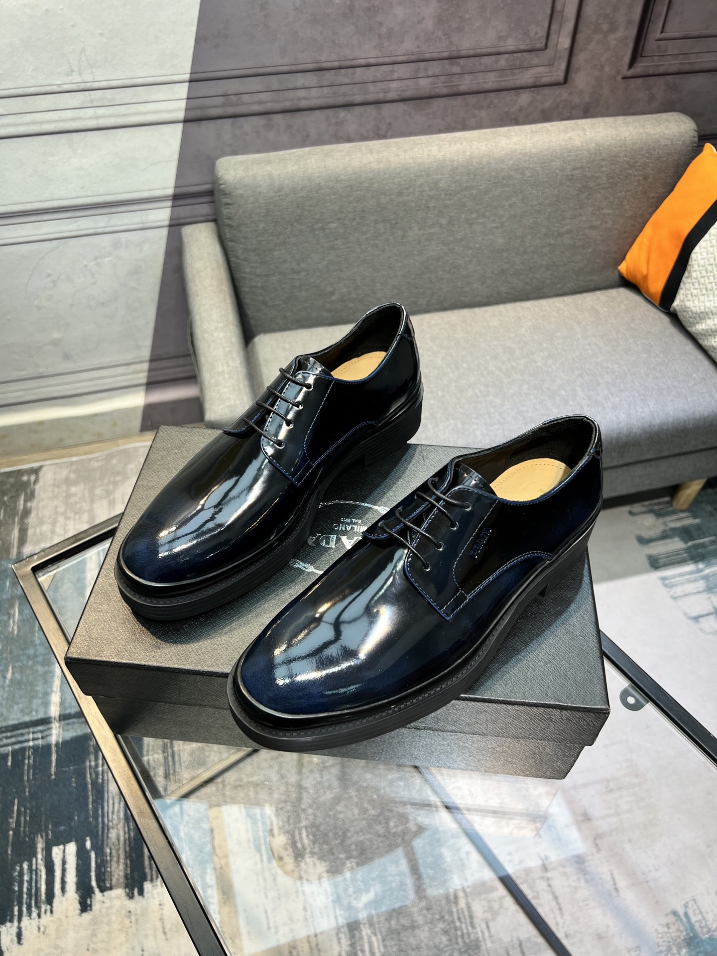 Prada New Polished Leather Loafers, Italian Style, Comfortable and Durable 3 i1744645096946 2325 0 1