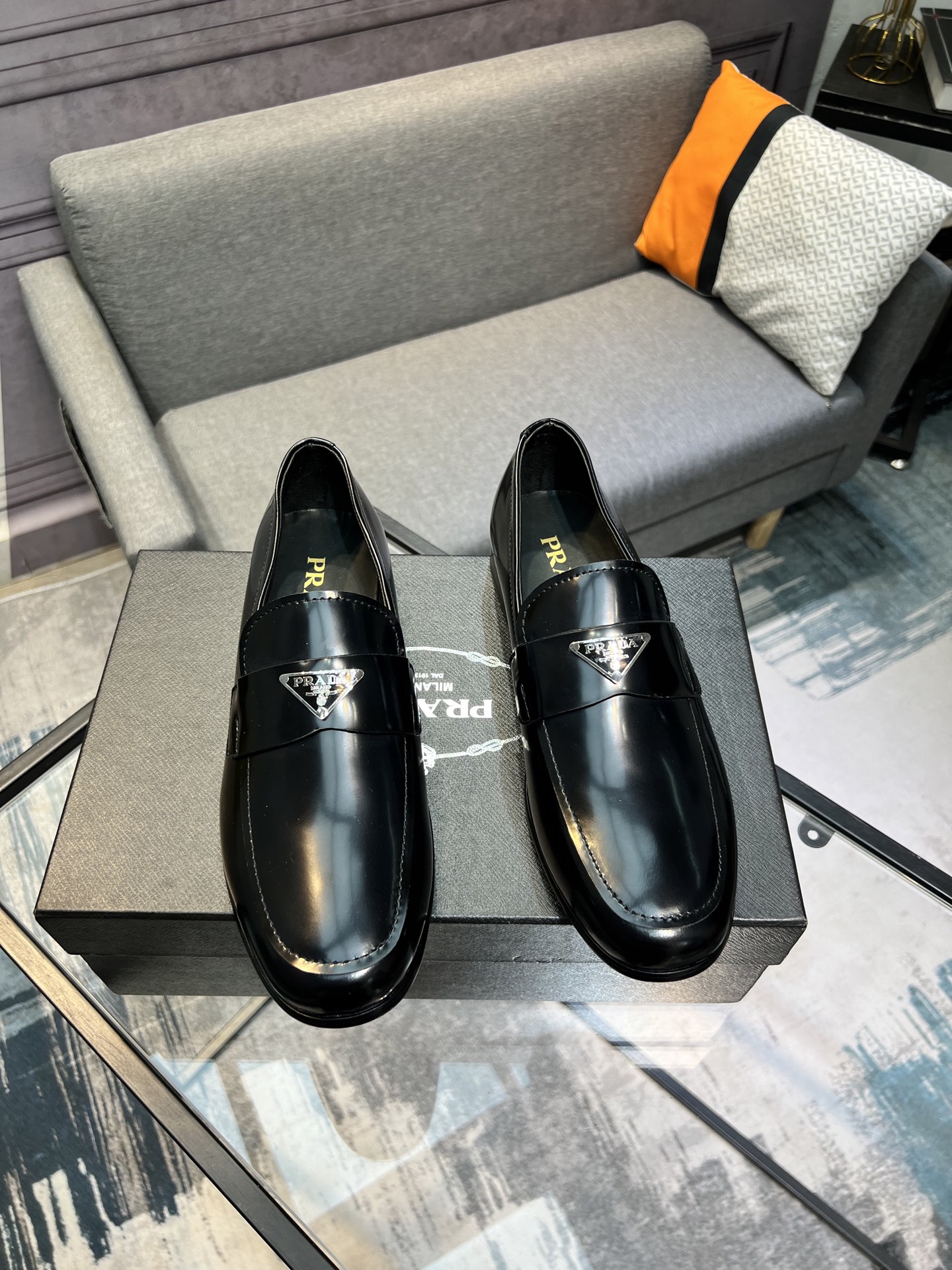 Prada Men's Polished Leather Loafers with Classic Penny Bar and Logo Detail 5 i1744645179729 6209 0 3