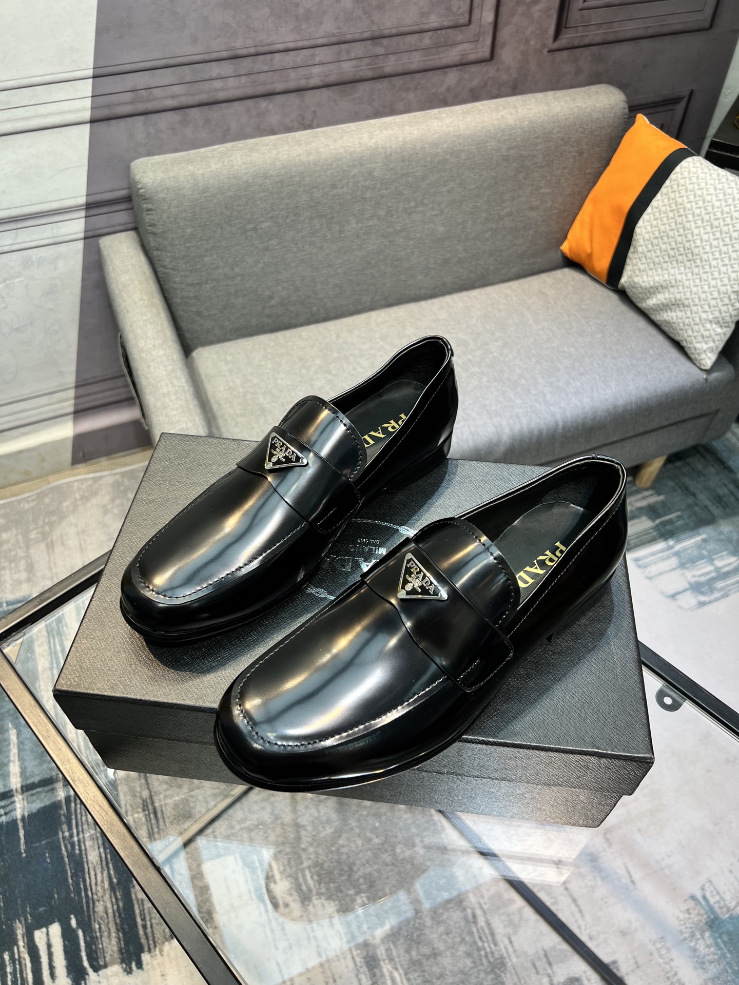 Prada Men's Polished Leather Loafers with Classic Penny Bar and Logo Detail 3 i1744645186899 2909 0 1