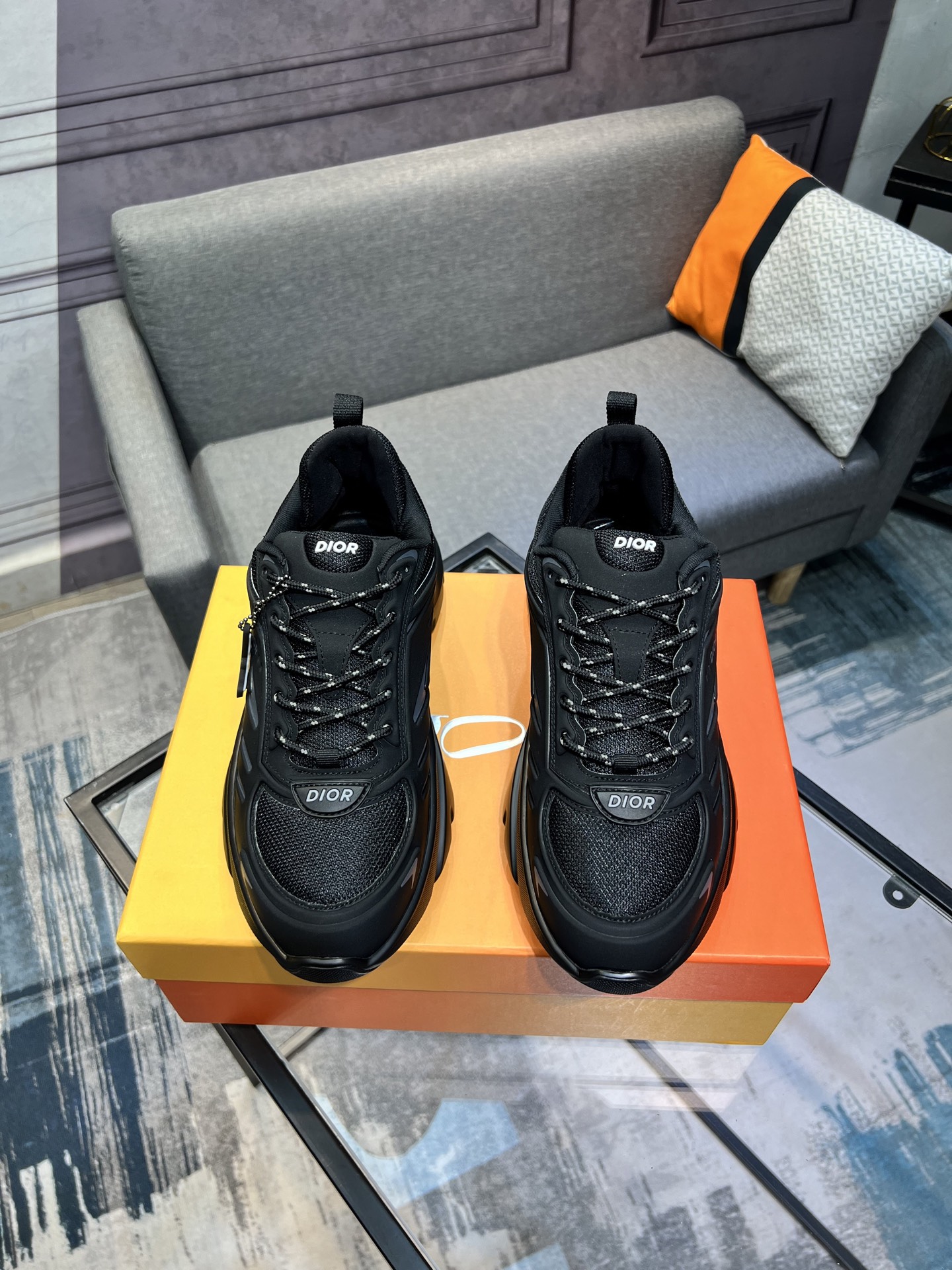 NO:278864,Dior B44 Blade couple sneakers, original replica. Dior B44 Blade sneakers embellished with the life capsule series designed by lewishamilton are characterized by the sporty and retro futuristic feeling. They are inlaid with microfiber and canvas, decorated with the 