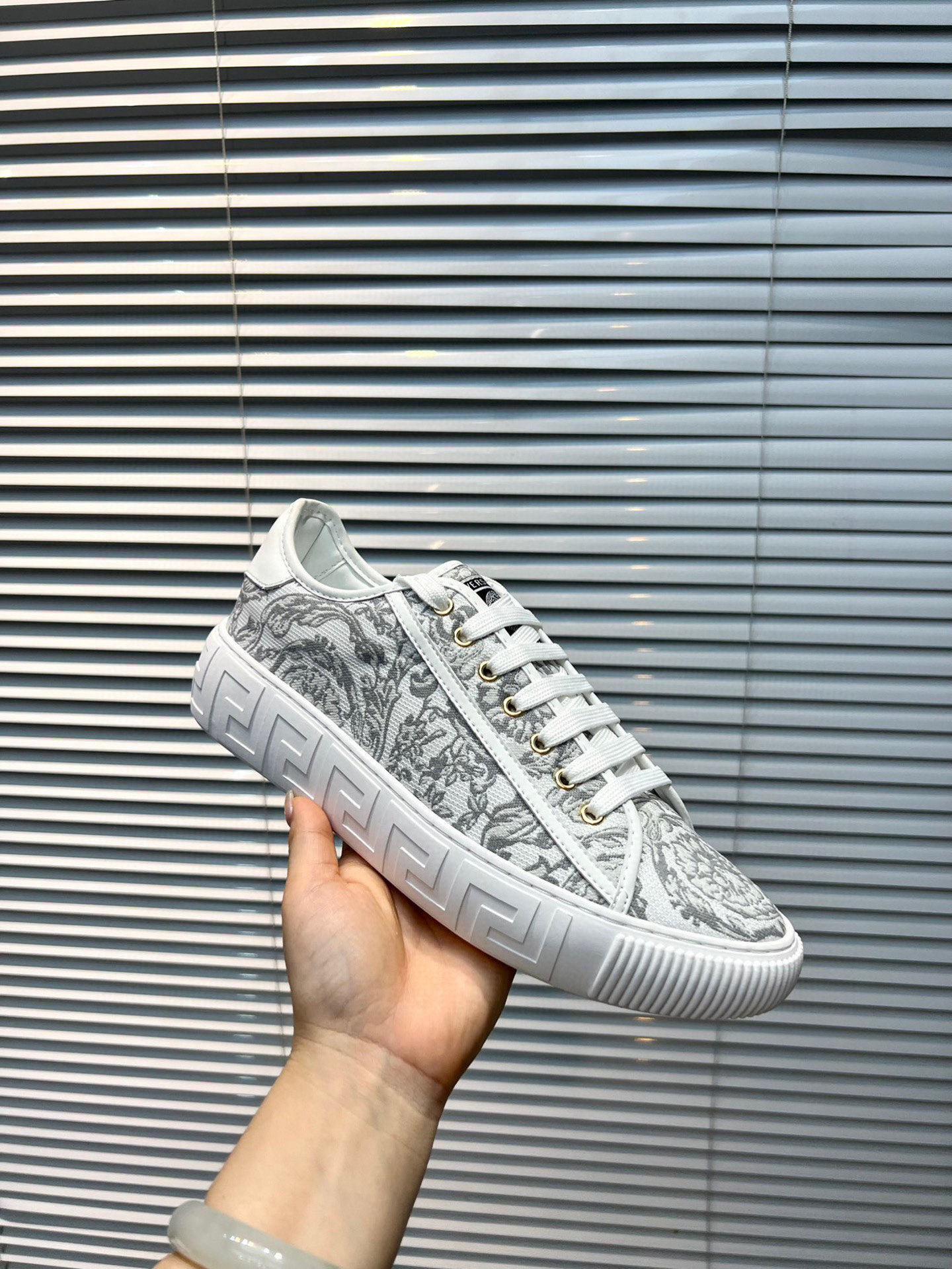 Versace White Sneakers Casual Shoes, Official Counter Synchronized Listing 6 i1744990659268 9921 0 4
