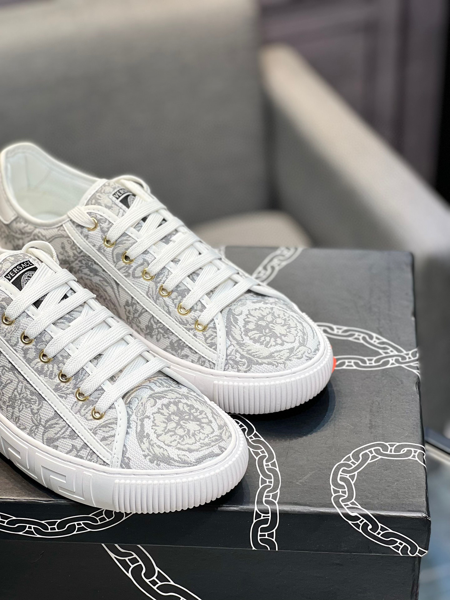 Versace White Sneakers Casual Shoes, Official Counter Synchronized Listing 9 i1744990659668 6923 0 7