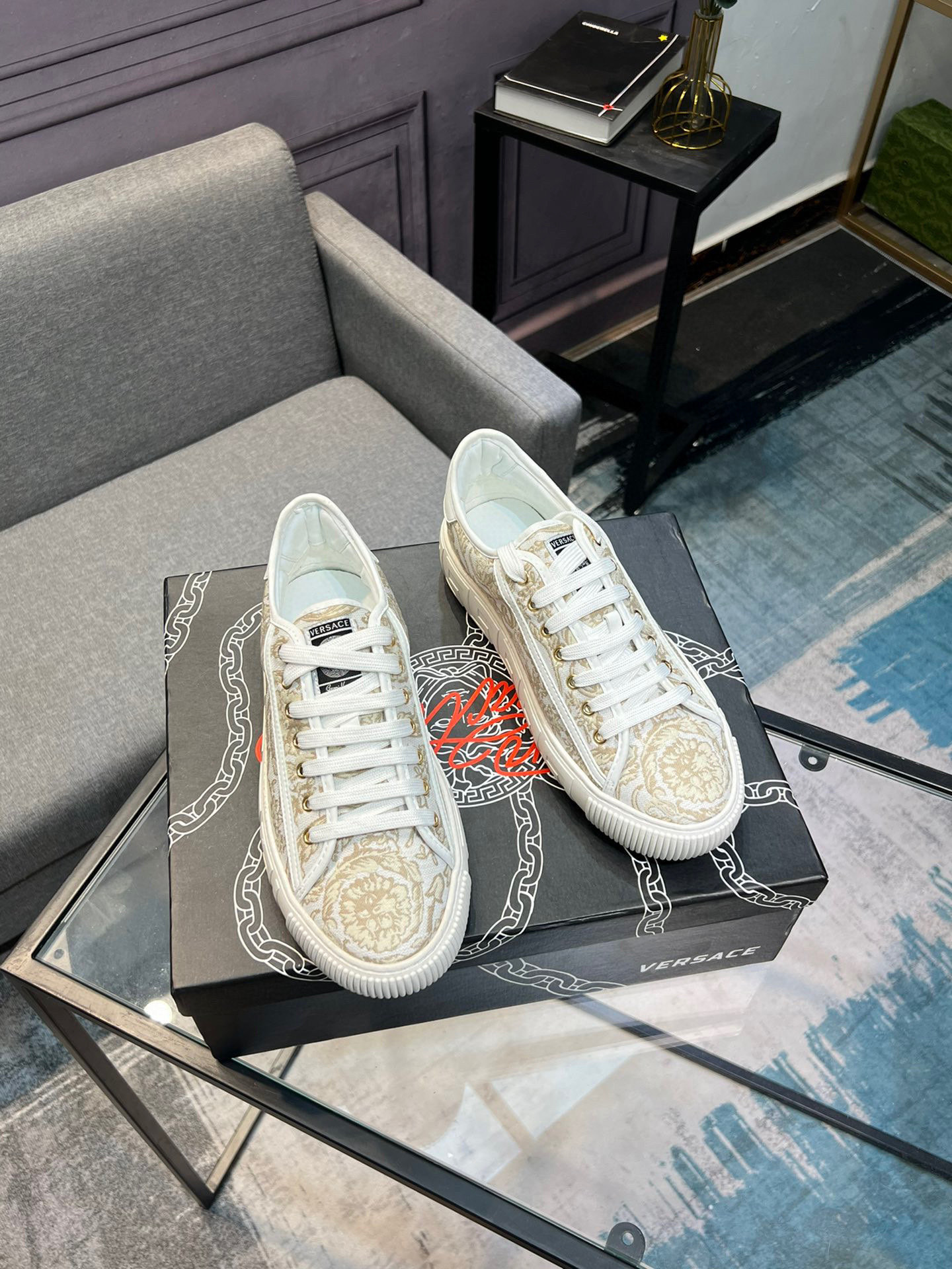 Versace White Leather Sneakers Luxury Design, Fashionable and Comfortable 5 i1744990681501 1489 0 3