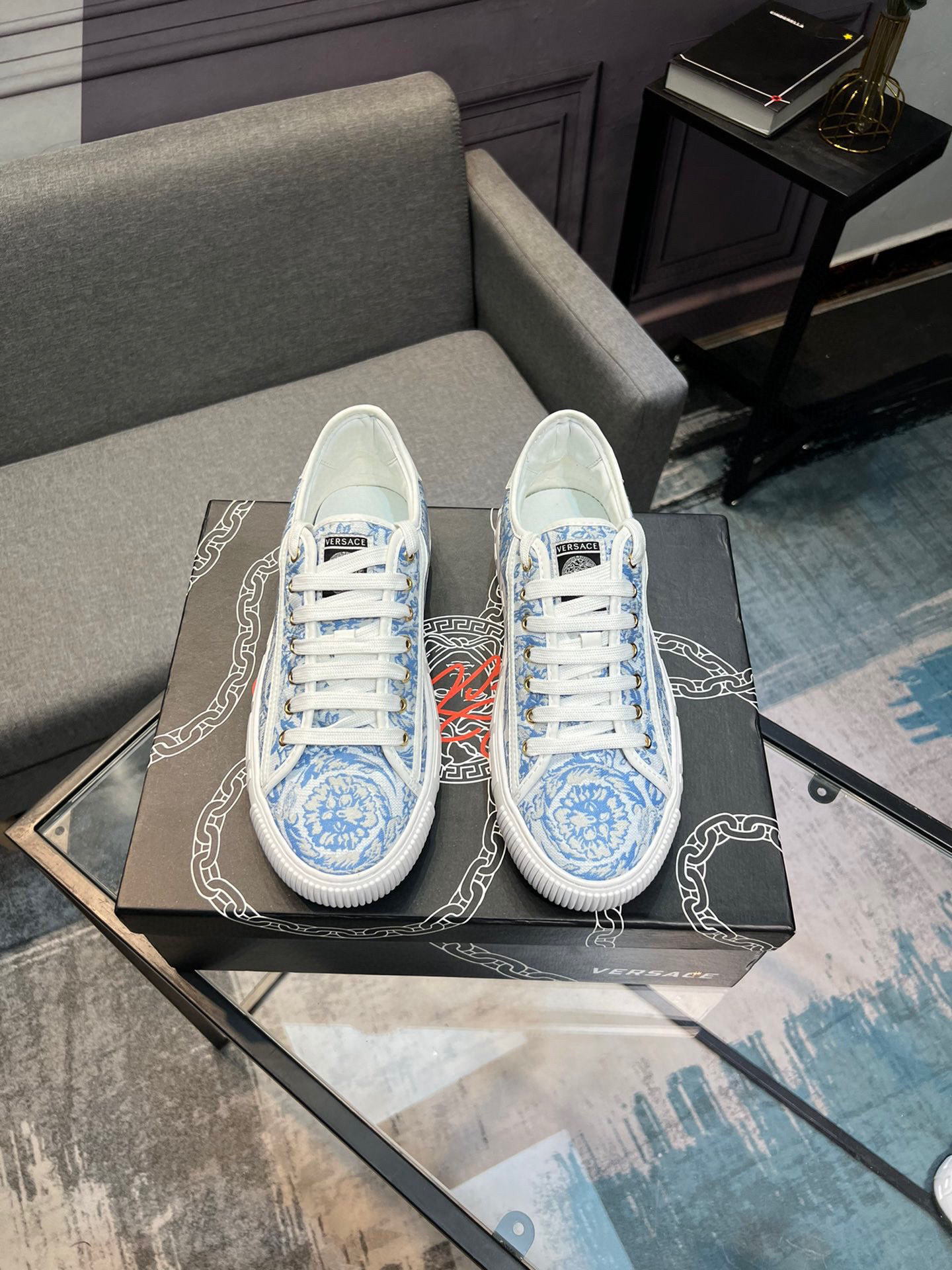 Versace White Leather Sneakers Casual Shoes, Luxury Design, Sizes 36-44 2 i1744990692354 5920 0 0