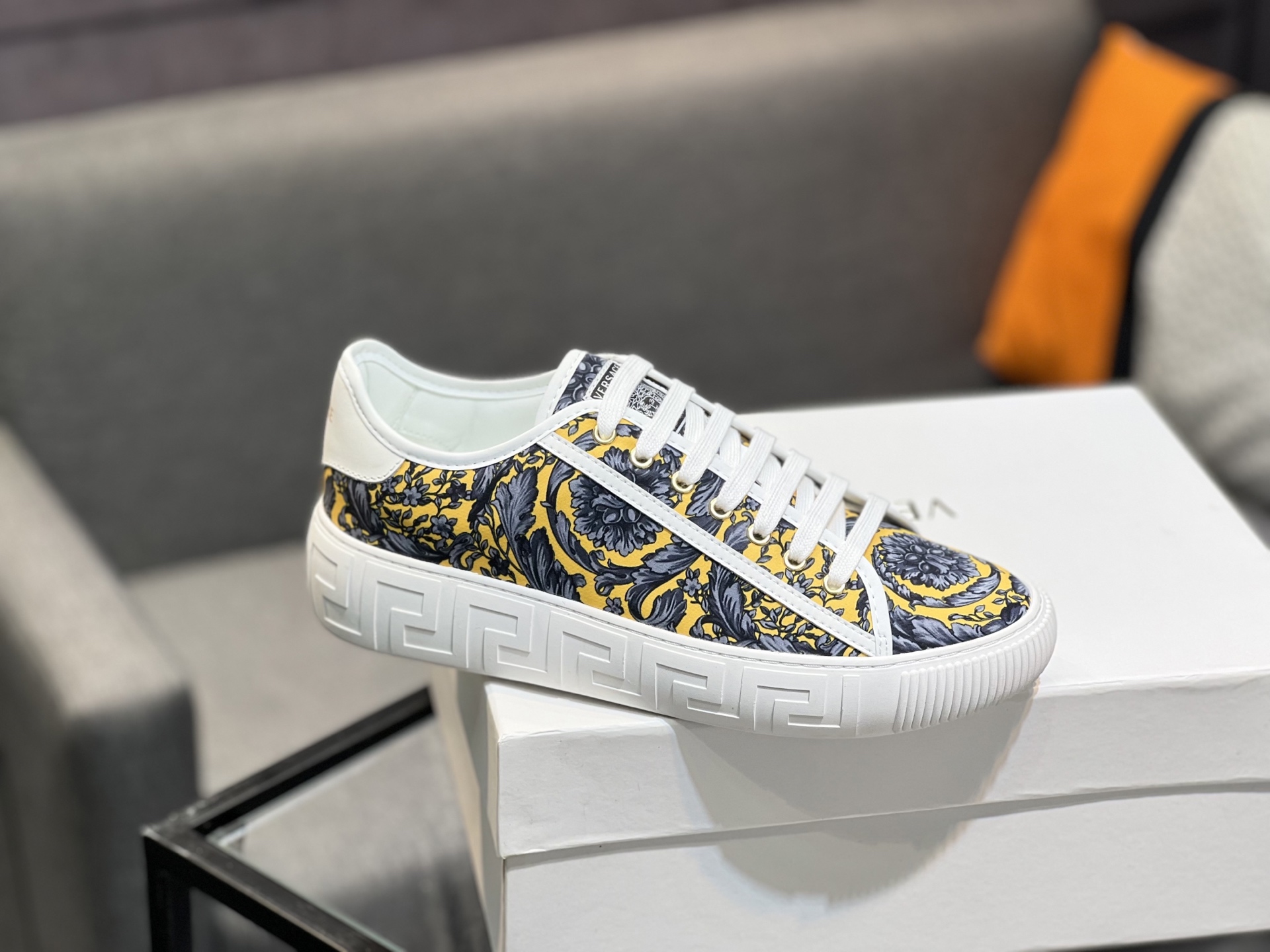 Versace Baroque Print Leather Sneakers - Luxury Fashion Footwear 10 i1744990827978 720 0 8
