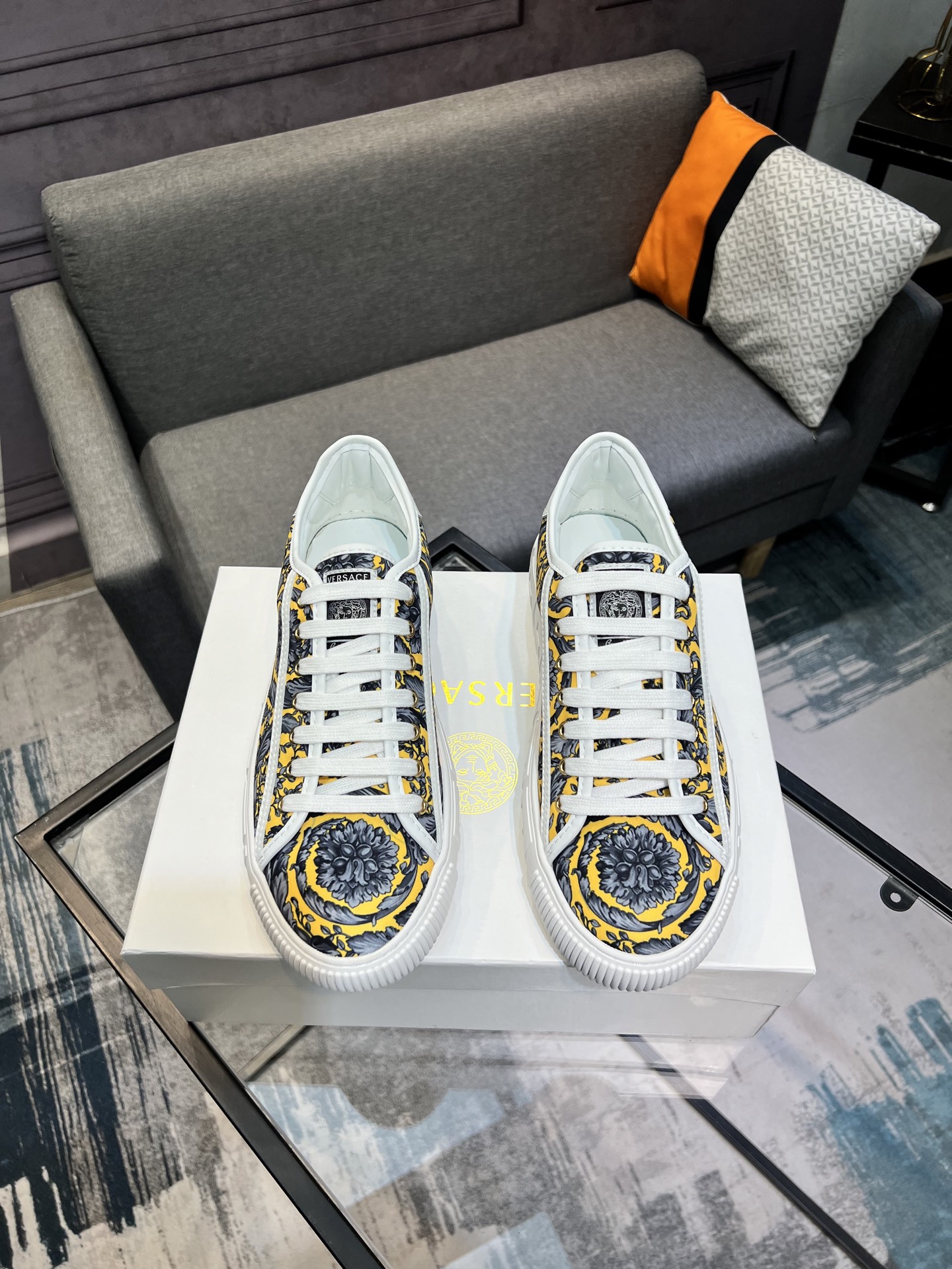 Versace Baroque Print Leather Sneakers - Luxury Fashion Footwear 2 i1744990828004 5904 0 0