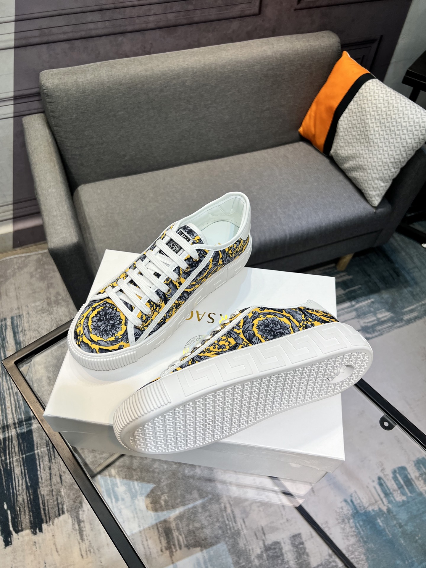 Versace Baroque Print Leather Sneakers - Luxury Fashion Footwear 4 i1744990829012 8540 0 2