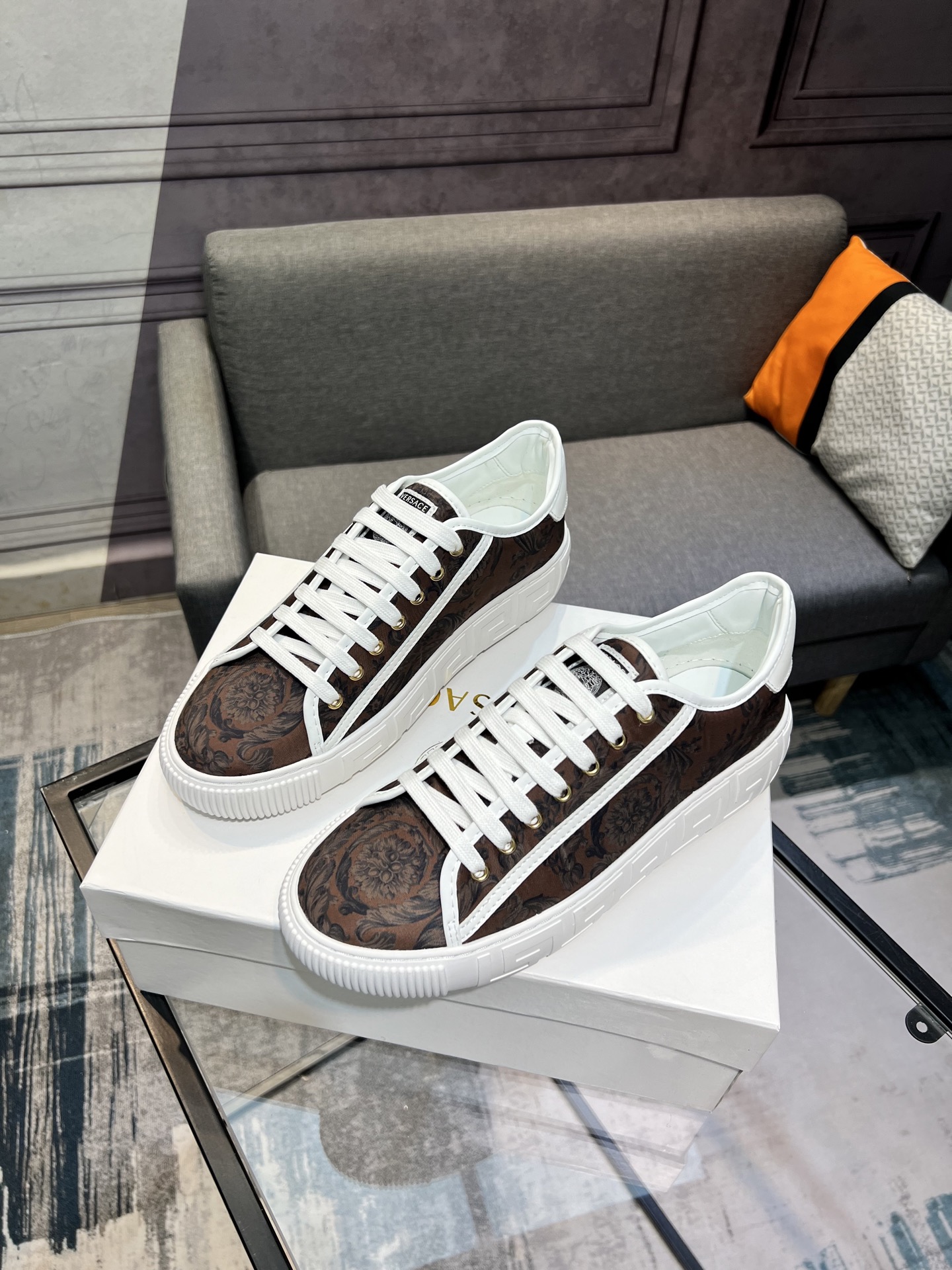 Versace Leather Sneakers Casual Shoes, Designer White Sneakers - Premium Quality 3 i1744990839055 4301 0 1