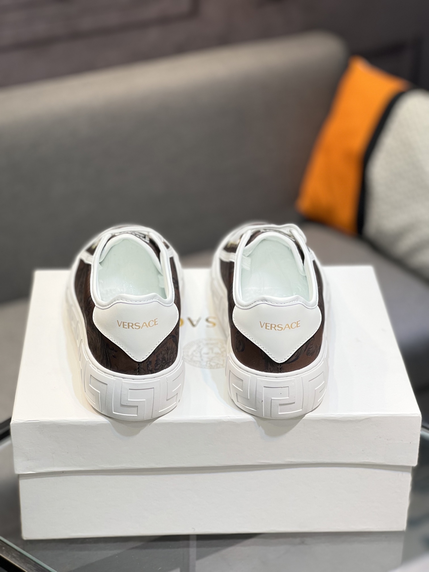 Versace Leather Sneakers Casual Shoes, Designer White Sneakers - Premium Quality 8 i1744990839962 1781 0 6