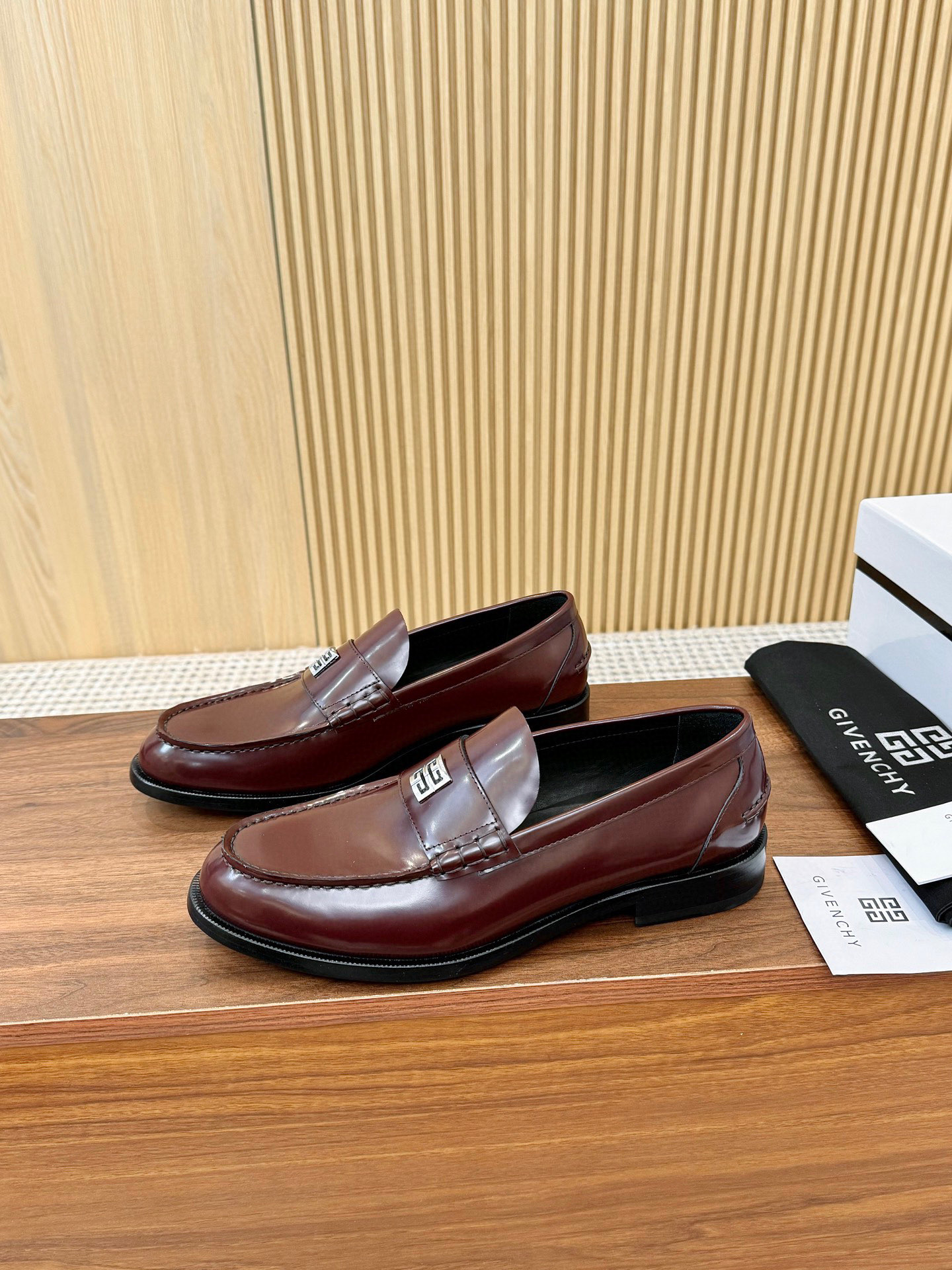 Givenchy Men's Business Casual Leather Loafers - Premium Quality & Comfort 4 i1745250118878 1324 0 2