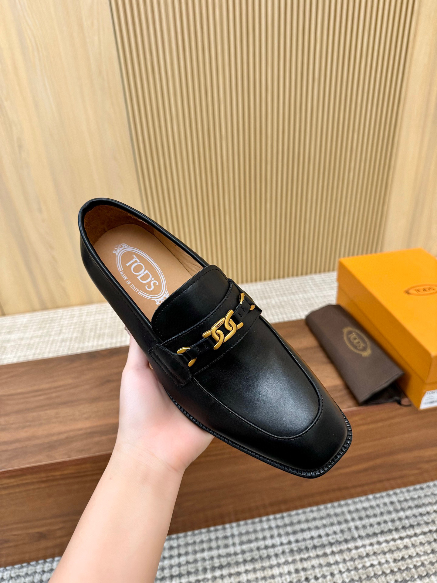 TOD'S Men's Business Casual Leather Loafers Classic Chain Detail 7 i1745250476676 844 0 5
