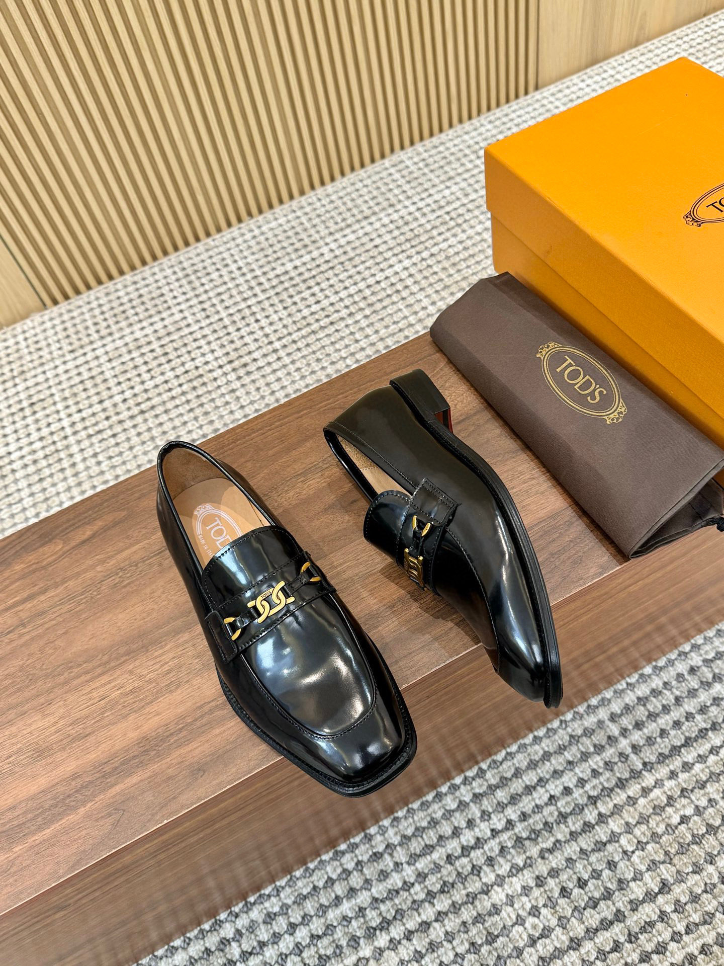 TOD'S Men's Black Leather Loafers with Gold Chain Detail, Size 39-44 3 i1745250492525 8556 0 1