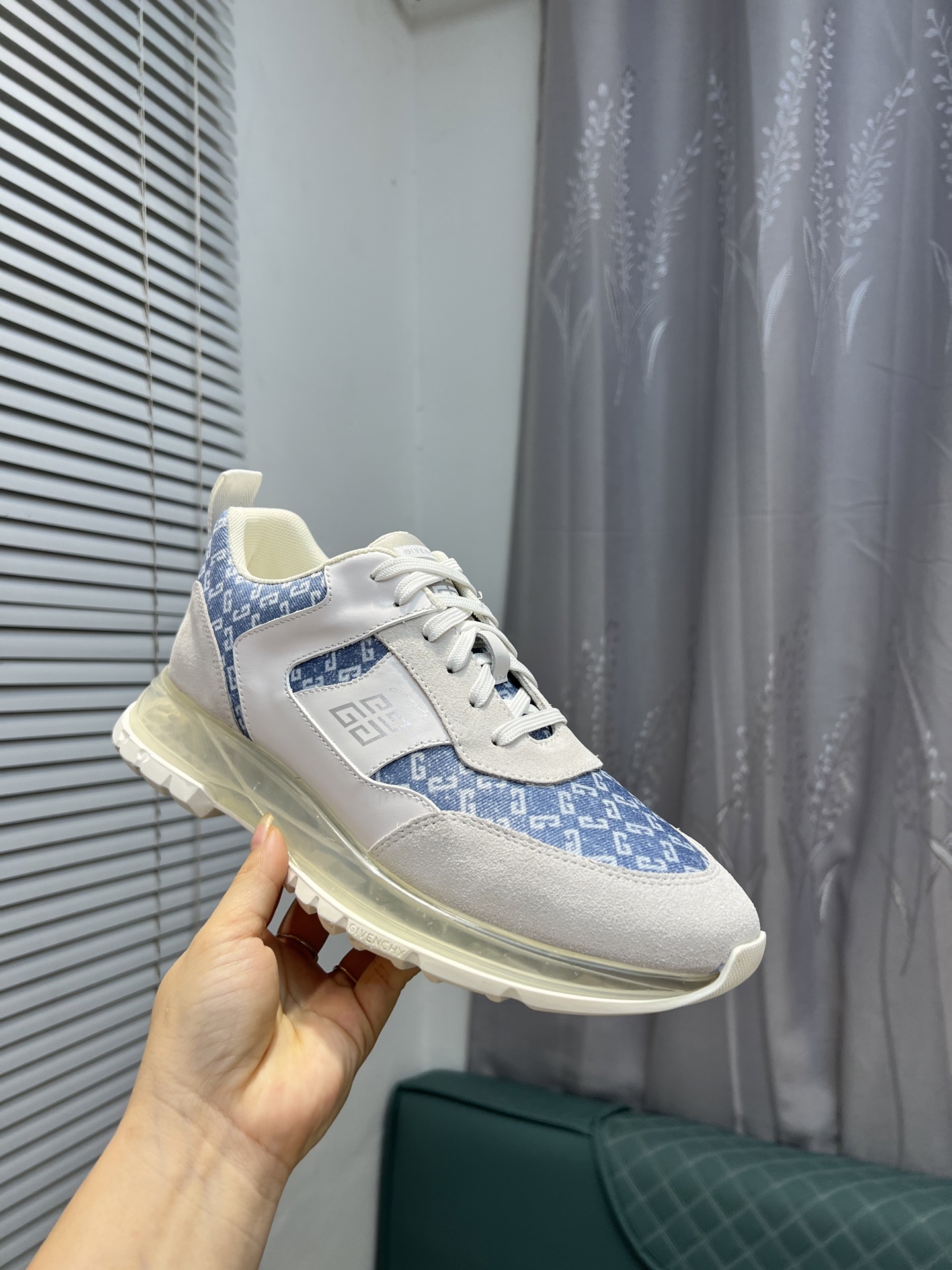 Givenchy Men's Fashion Casual Sneakers in Imported Leather, Sizes 38-44 6 i1745423386919 7857 0 4