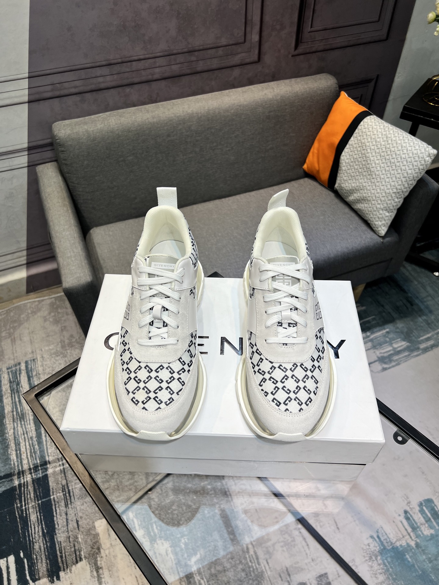Givenchy Men's Fashionable Casual Sneakers in Imported Leather 2 i1745423471717 5772 0 0
