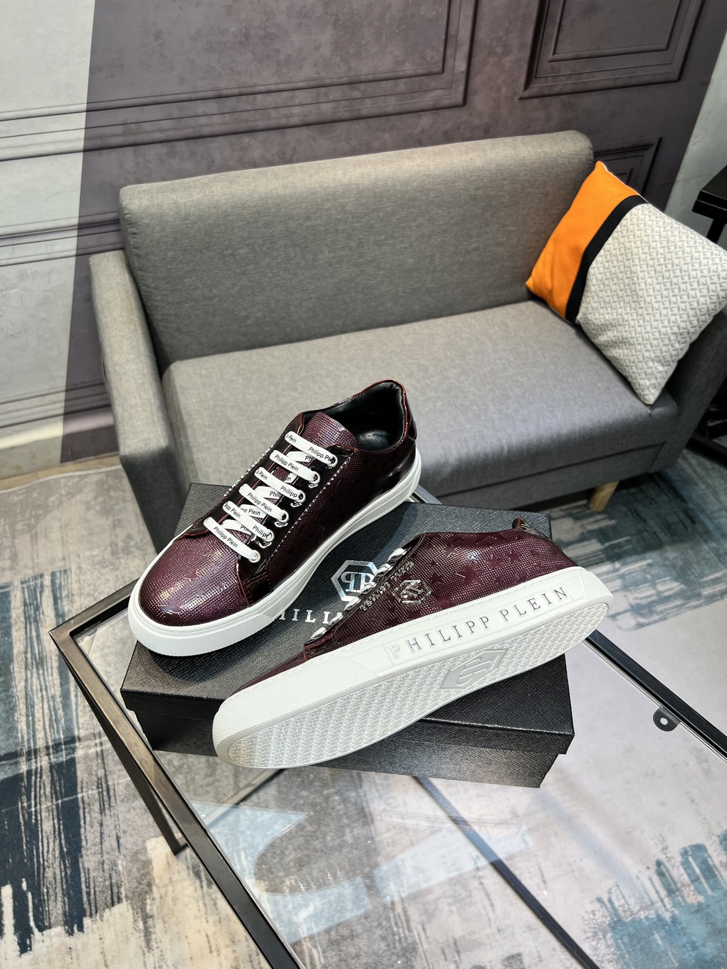Philipp Plein Men's Leather Sneakers - Fashionable & Comfortable 4 i1745509877920 7070 0 2
