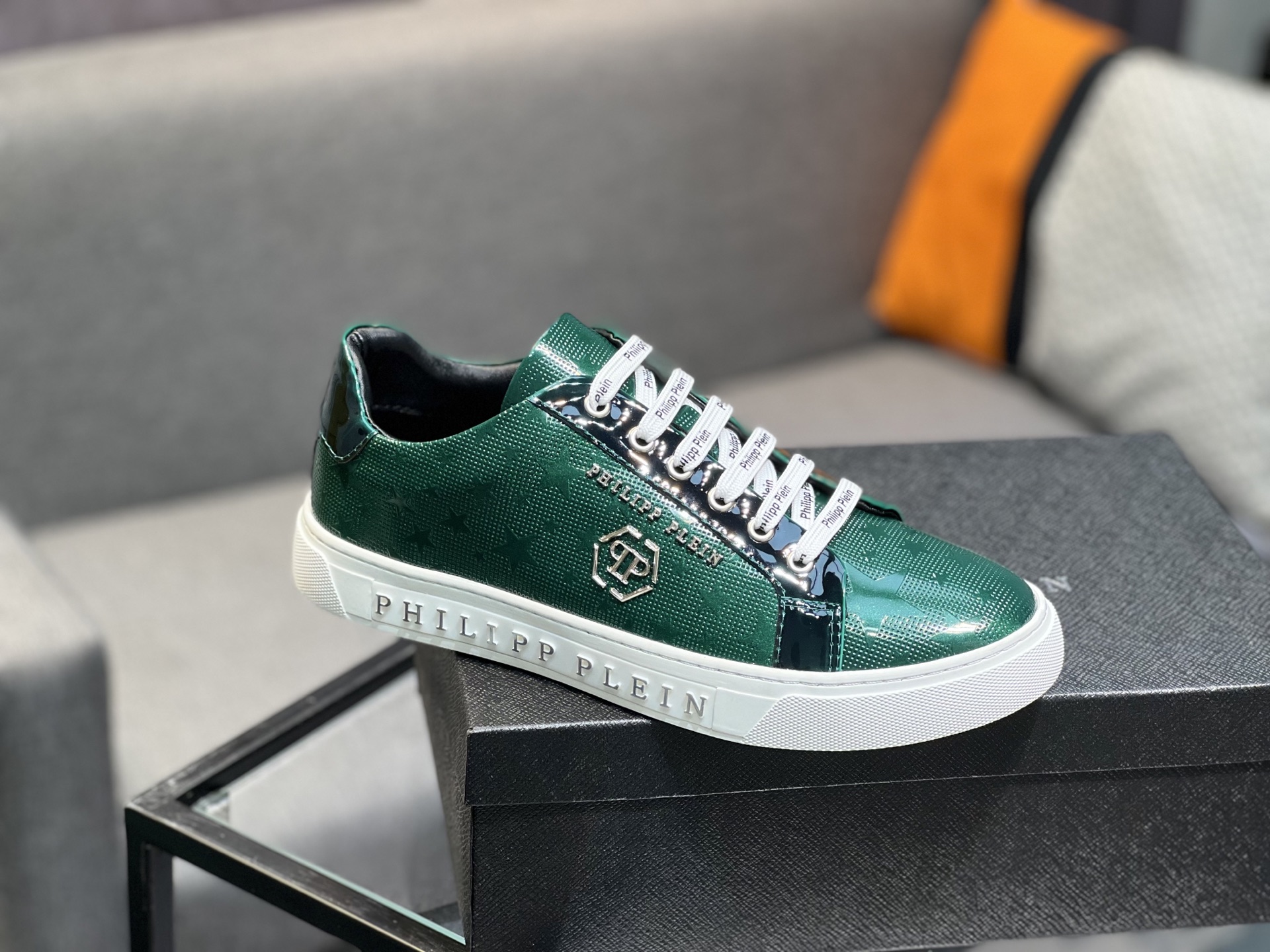Philipp Plein Men's Green Leather Sneakers - Stylish and Comfortable 10 i1745509938594 3538 0 8