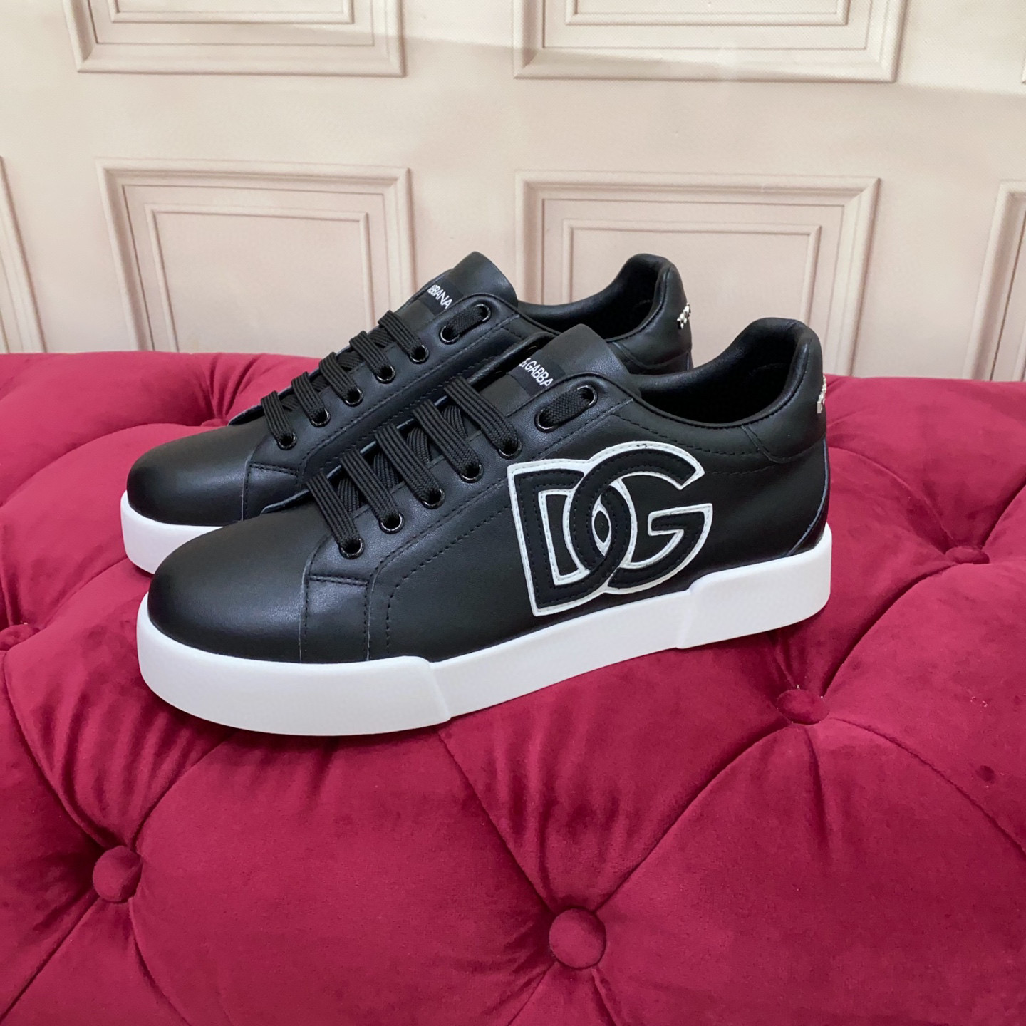Dolce & Gabbana 2024 Black Leather Sneakers With White Logo and Sole 6 i1745682456659 2233 0 4