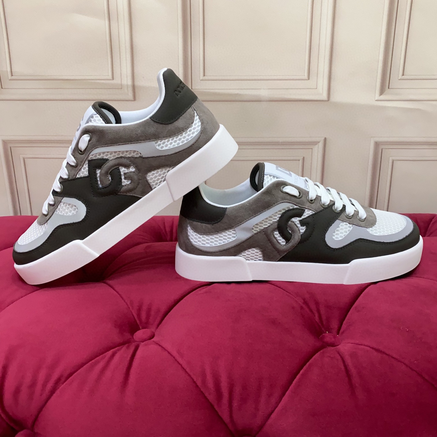 Dolce & Gabbana Luxury Sneaker, Crafted with Leather, Suede & Mesh, Stylish Shoes 7 i1745682560309 6133 0 5