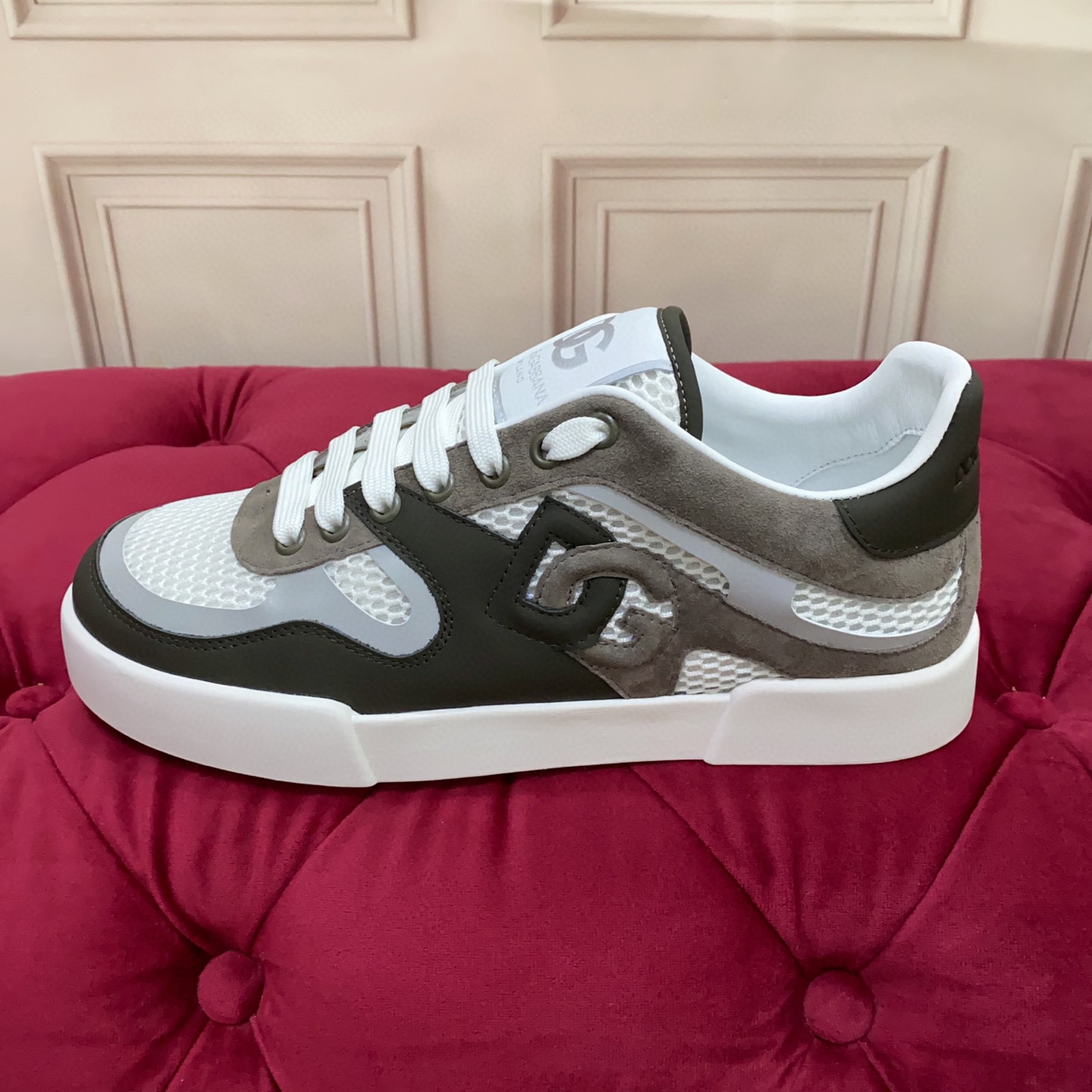 Dolce & Gabbana Luxury Sneaker, Crafted with Leather, Suede & Mesh, Stylish Shoes 9 i1745682560787 8000 0 7