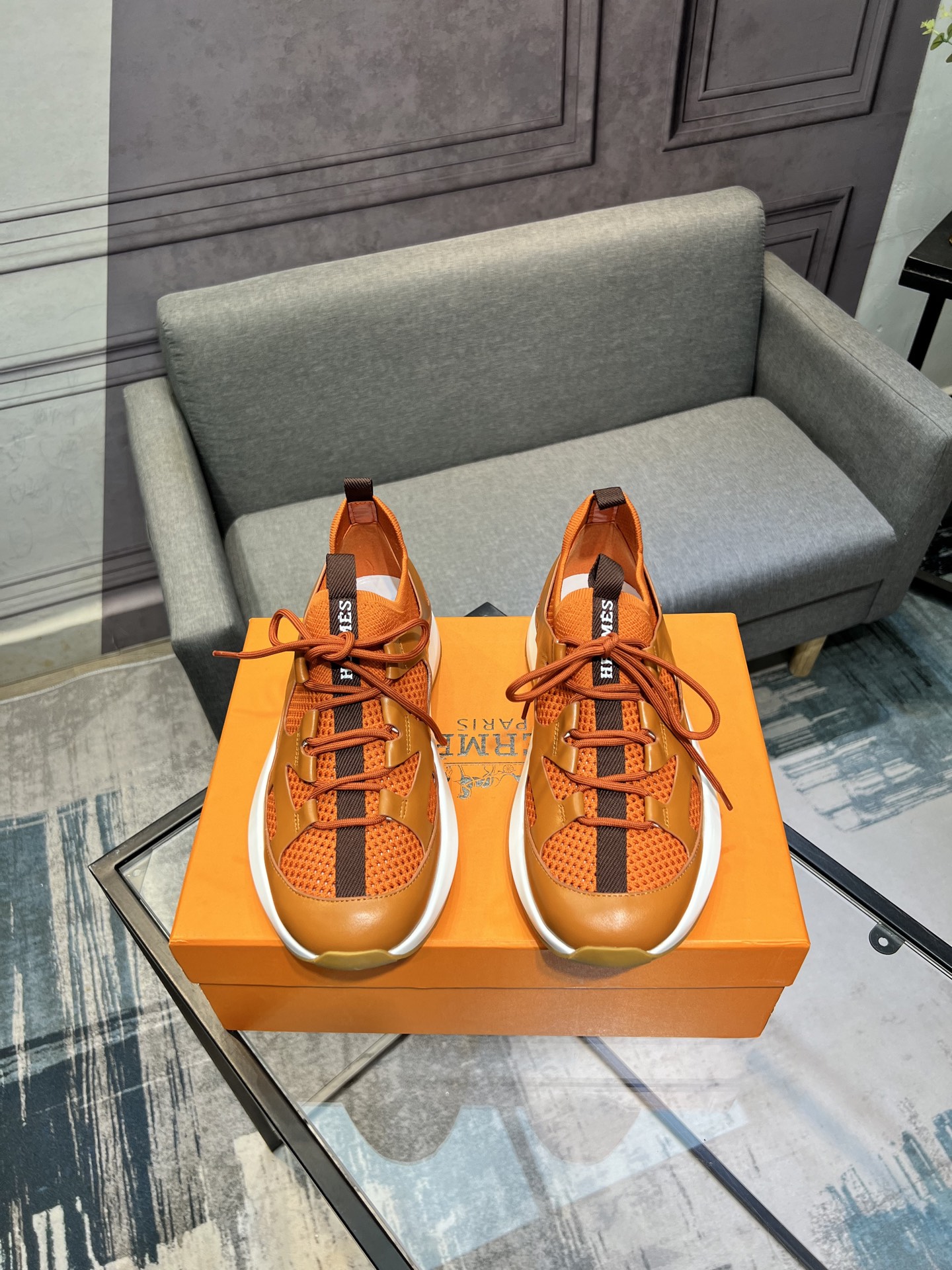 NO:349524,HERMES/Hermes Men's rest sneakers!  -High-end quality original single casual sneakers -Upper: high napa calfskin, forging craftsmanship, knitted fabric, shoe body brand webbing, injection molding brand logo -Inner: foot pad; water dyed cowhide -outsole: ultralight tpu·rubber; two-color molded outsole -Ultra-high quality control·fine workmanship: highlight (high-end, noble, grade) Size38-44 (45 46 customized),,hermes,hermes,sneakers,cowhide19860909HERMES/爱马仕 男士休息运动鞋！ -高端品质 原单休闲运动鞋 -鞋面:高纳帕小牛皮、锻造工艺、针织布匹、鞋身品牌织带、注塑品牌logo -内里:垫脚;水染牛皮 -大底:超轻tpu·橡胶;双色成型大底 -超高品控·做工精细:凸显(高端·贵气·档次) Size38-44 (45 46定做),,hermes,hermes,sneakers,cowhide,Men's shoes