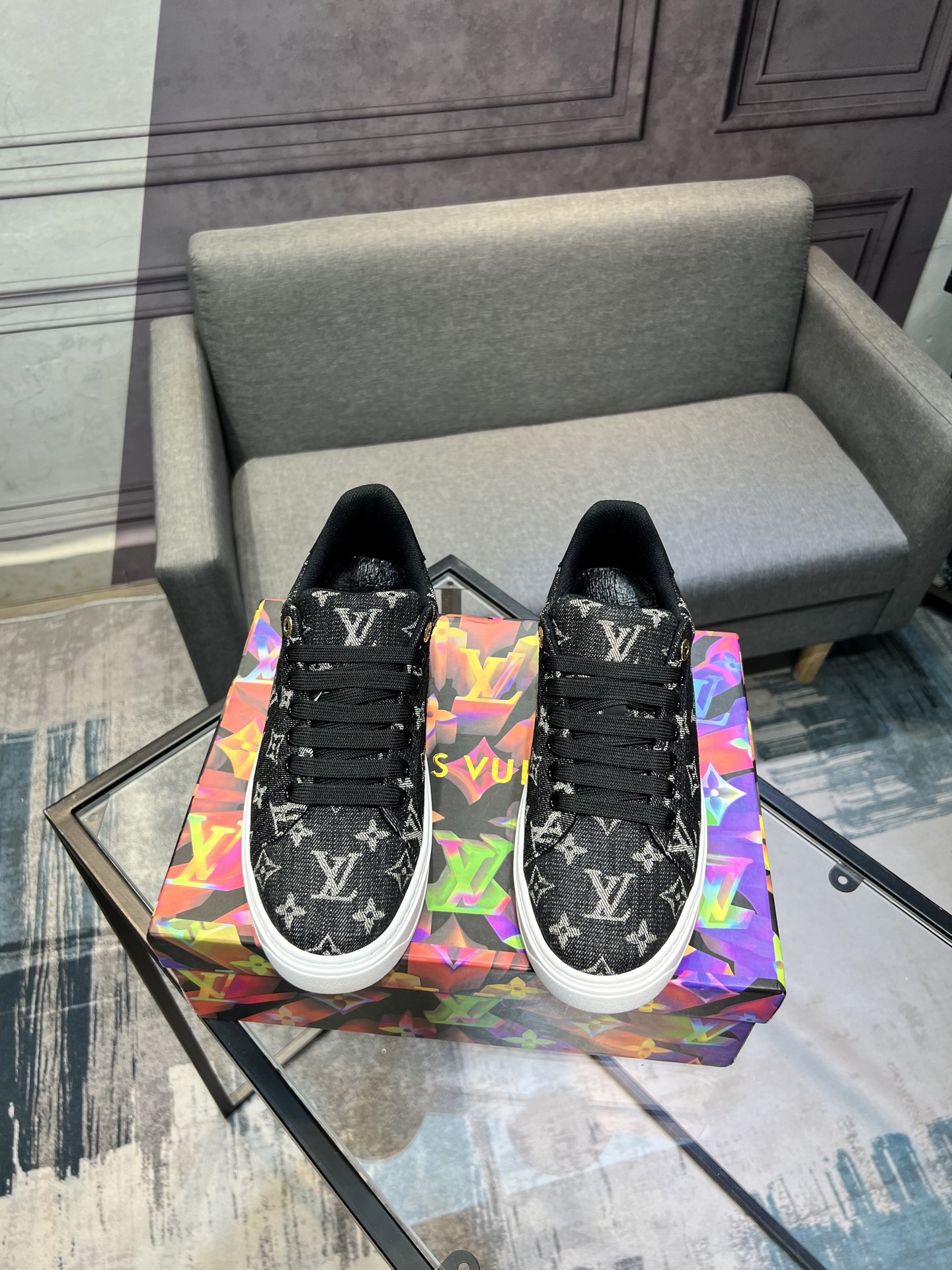 NO:347300,LV Louis Vuitton. The latest trendy shoes and casual shoes in physical store hits. New products are comfortable in spring and summer imported customized patent leather and cowhide, Niuliga net, unique jacquard fabric element design. Paired with sheepskin lining, Lv original bottom, [Sun] [Sun] High-end packaging high-quality details determine quality, welcome comparison number 38-44, 45 can be customized,, louis vuitton, louis vuitton, cowhide, sheepskin19860909LV 路易威登.最新潮鞋休闲鞋实体店爆款.新品春夏季舒适进口定制漆皮加牛皮,牛里加网,独特提花面料元素设计.搭配羊皮内里,Lv原版底,[太阳][太阳]高端包装高品质细节决定品质、欢迎对比码数38-44,45可订做,,louis vuitton,louis vuitton,cowhide,sheepskin,Men's shoes