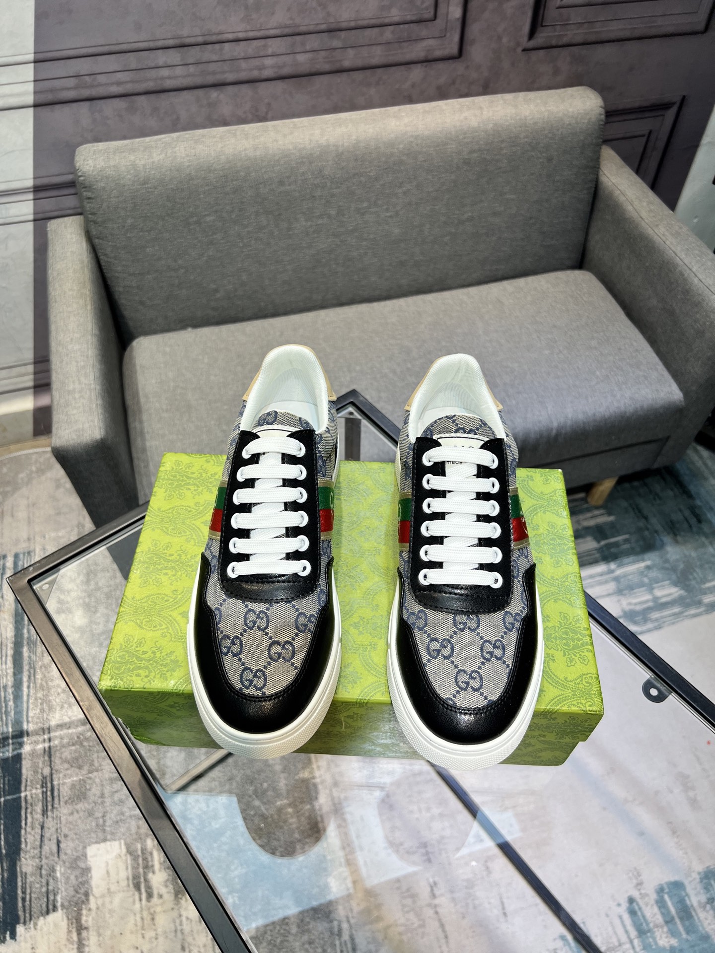 NO:349215,Gucci's latest trendy shoes and casual shoes in physical store, new products are comfortable for spring and summer imported custom original cowhide, unique jacquard fabric element design. Paired with sheepskin inner lining, original bottom, [Sun] [Sun] high-end packaging high-quality details determine the quality, and you can enter and exit the counter at will. Welcome to compare, code number 38-44 (45 customized),, gucci, cowhide, sheepskin19860909Gucci古奇最新潮鞋休闲鞋实体店爆款,新品春夏季舒适进口定制原版牛皮,独特提花面料元素设计.搭配羊皮内里,原版底,[太阳][太阳]高端包装高品质细节决定品质、可随意进出专柜,欢迎对比、码数38-44（45定做）,,gucci,cowhide,sheepskin,Men's shoes