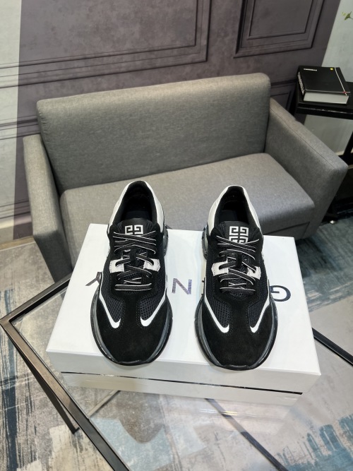 Givenchy Men's City Sport Sneakers in Black Leather and Mesh - Size 39-45 1 Givenchy Men's City Sport Sneakers in Black Leather and Mesh - Size 39-45