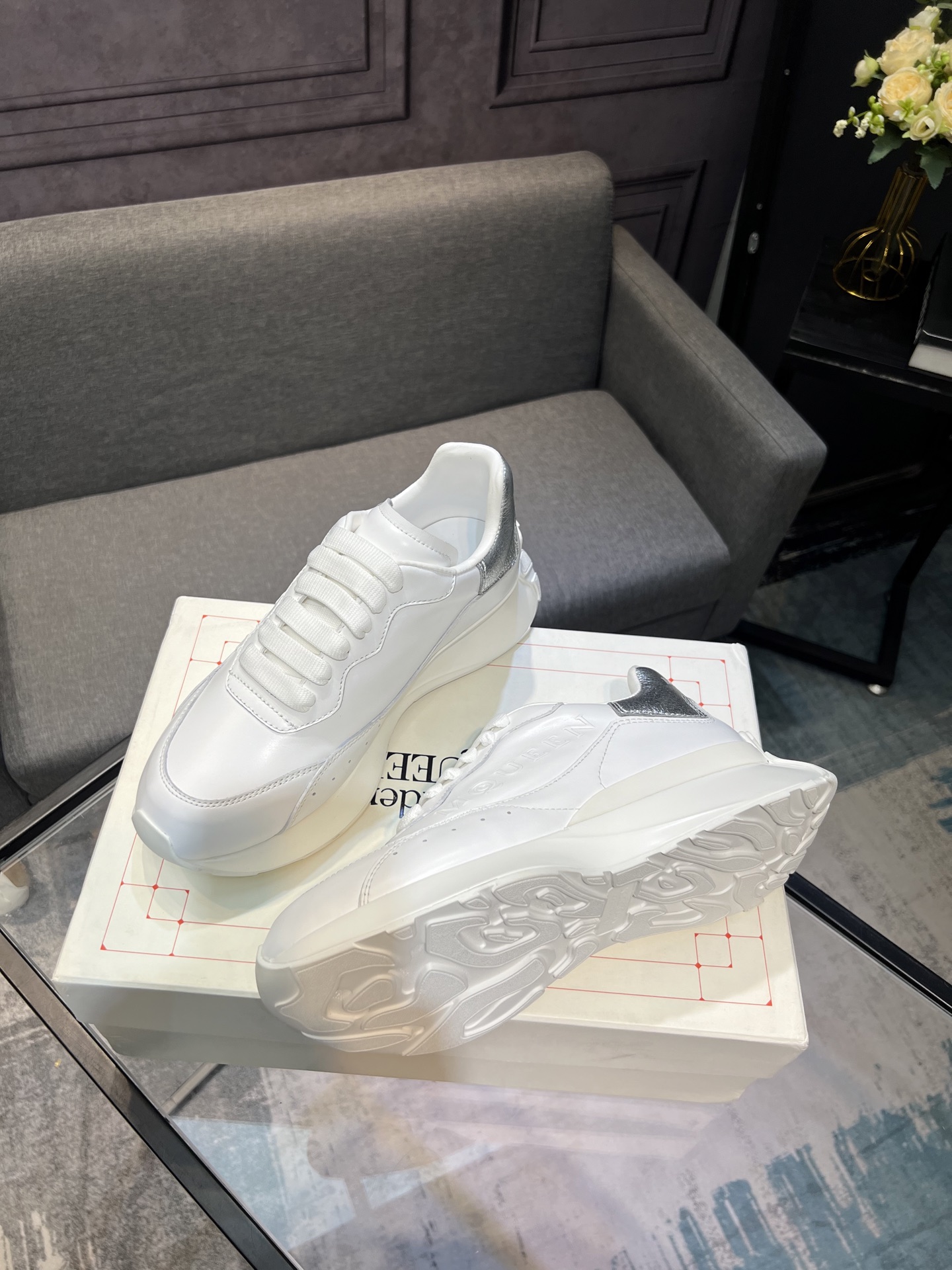 Alexander McQueen White Leather Oversized Sneakers Classic Designer Shoes 4 i1752594362794 2566 0 2