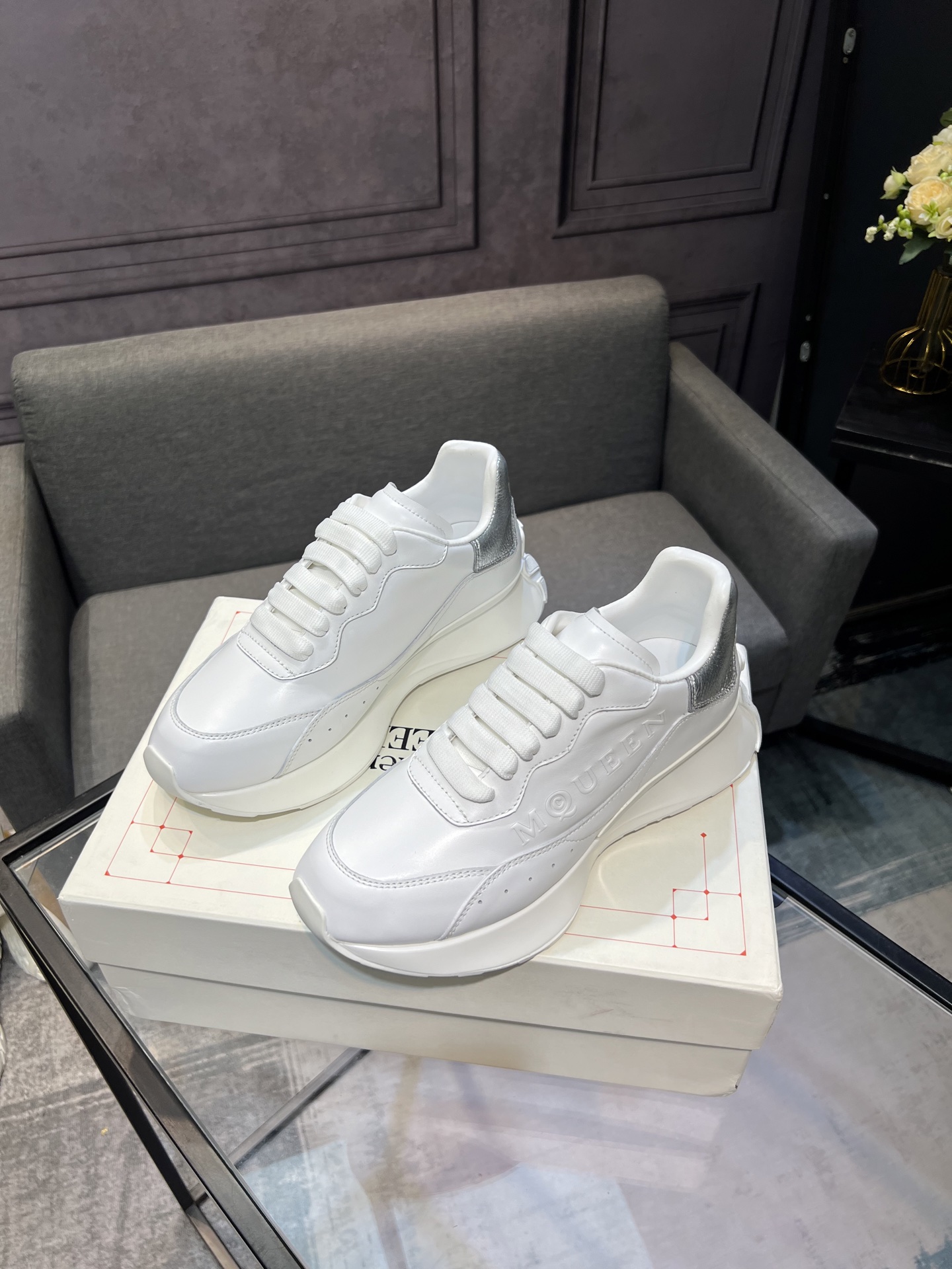 Alexander McQueen White Leather Oversized Sneakers Classic Designer Shoes 3 i1752594364466 9466 0 1