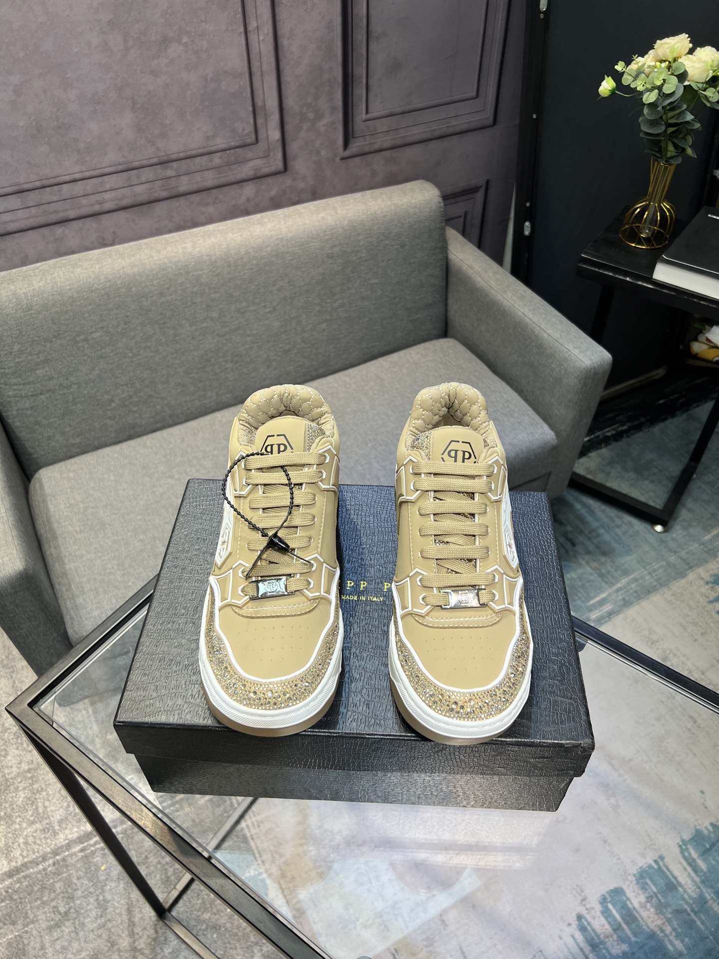 NO:354144,PHILIPP PLEIN-Philipp Rhein, German trendy men's low-top shoes, hot diamonds, shiny design with shiny uppers, craftsmanship, mesh inner lining, full diamond design. It looks good and matched. TPU is super light and has a comfortable foot feel!  Multi-color optional, Size39-45 (38.46 customized), PHILIPP PLEIN, cowhide19860909PHILIPP PLEIN-菲利普普莱茵,德国潮牌男士低帮板鞋,烫钻牛皮亮面设计,鞋面牛皮烫钻打造,网布内里,满钻设计.好看好搭.TPU超轻大底,脚感舒适！多色可选, Size39-45（38.46定做）,,PHILIPP PLEIN,cowhide,Men's shoes