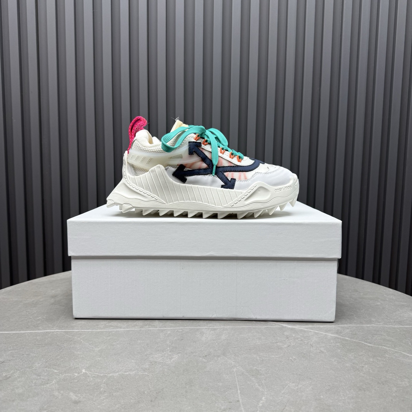 Off-White Baskets de course en cuir et maille pour femmes et hommes