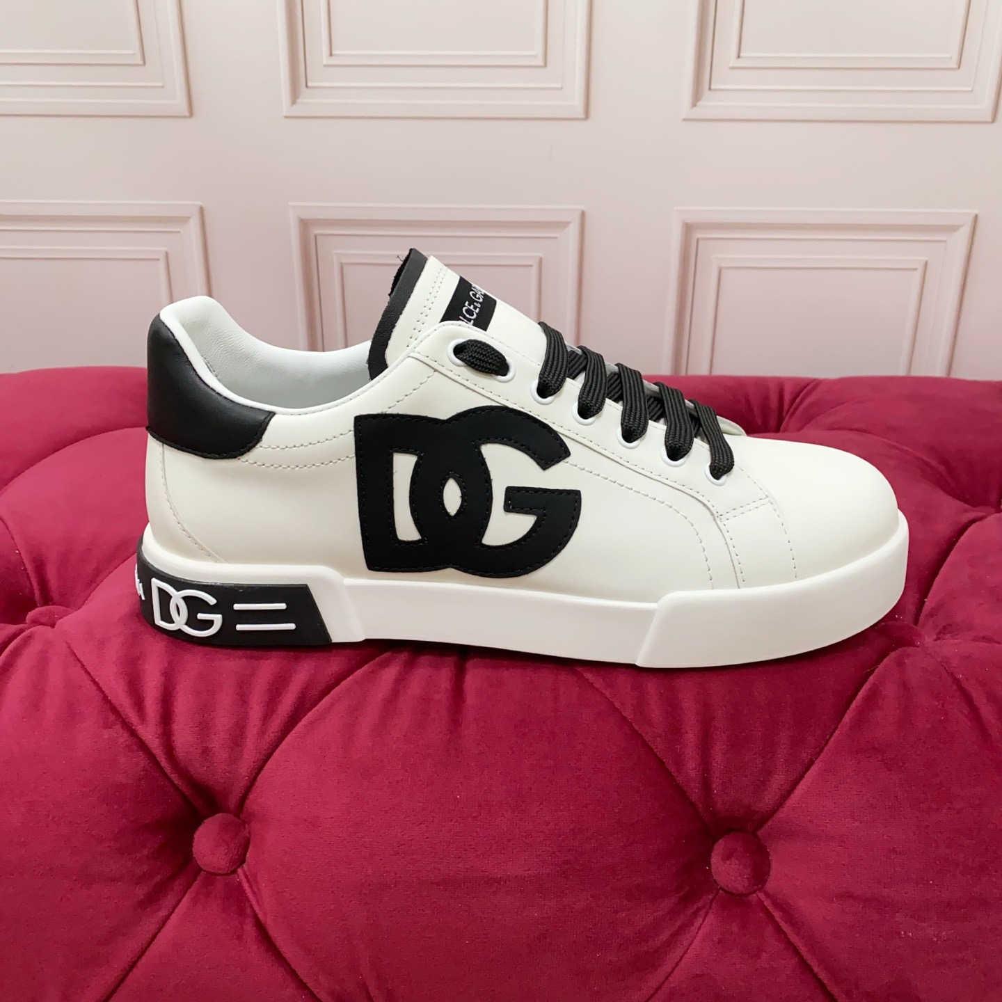 Dolce & Gabbana Baskets en Cuir Blanc avec Logo DG Noir