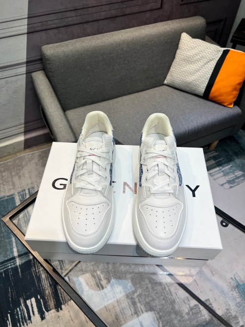 Givenchy Men's Casual Leather Sneakers, Comfortable Sheepskin Lining 1 Givenchy Men's Casual Leather Sneakers, Comfortable Sheepskin Lining