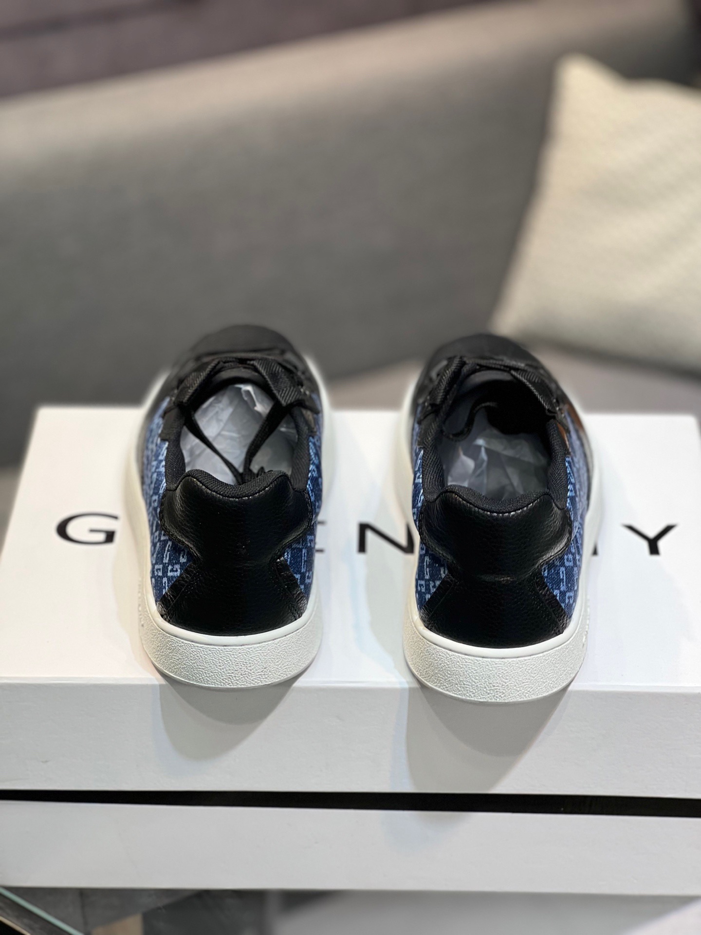 Givenchy Men's Black Leather Lace-Up Fashion Sneakers 8 i1754320803176 1957 0 6