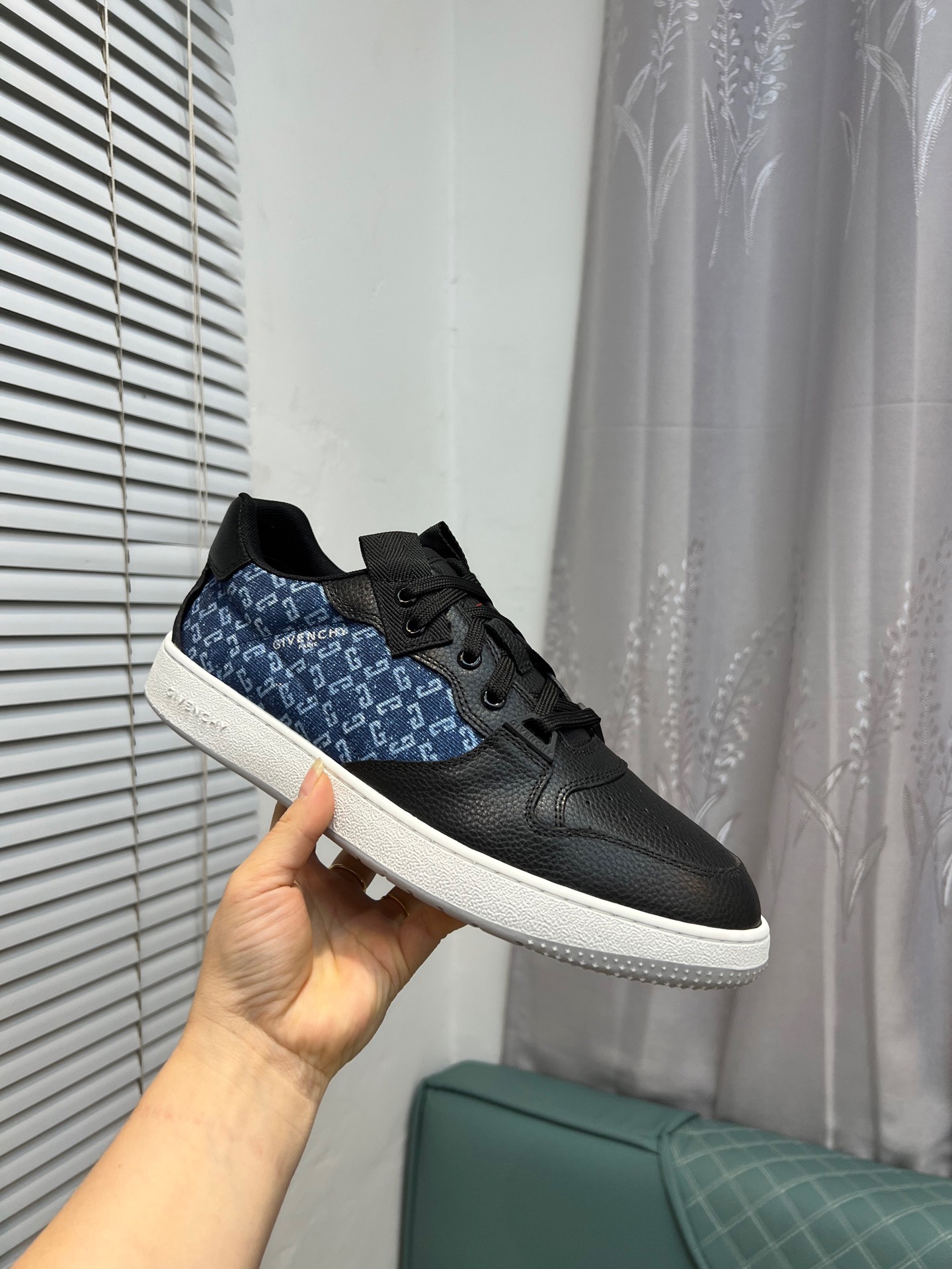 Givenchy Men's Black Leather Lace-Up Fashion Sneakers 6 i1754320803178 2559 0 4