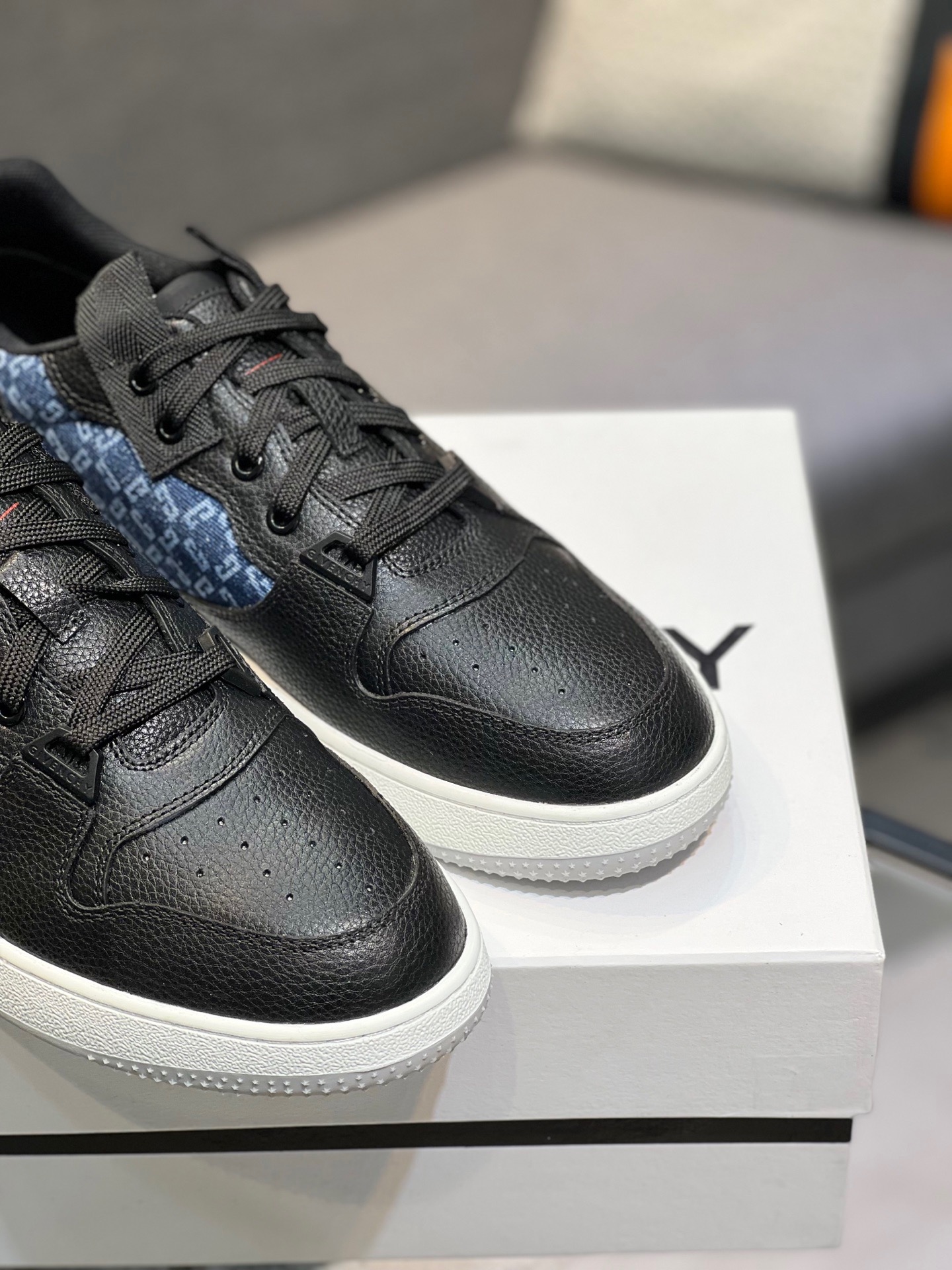 Givenchy Men's Black Leather Lace-Up Fashion Sneakers 9 i1754320803180 671 0 7