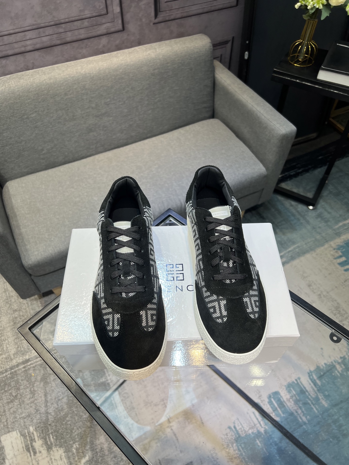 Givenchy Men's Stylish Casual Sneakers - Premium Leather, Comfortable Fit 5 i1754321025642 652 0 3