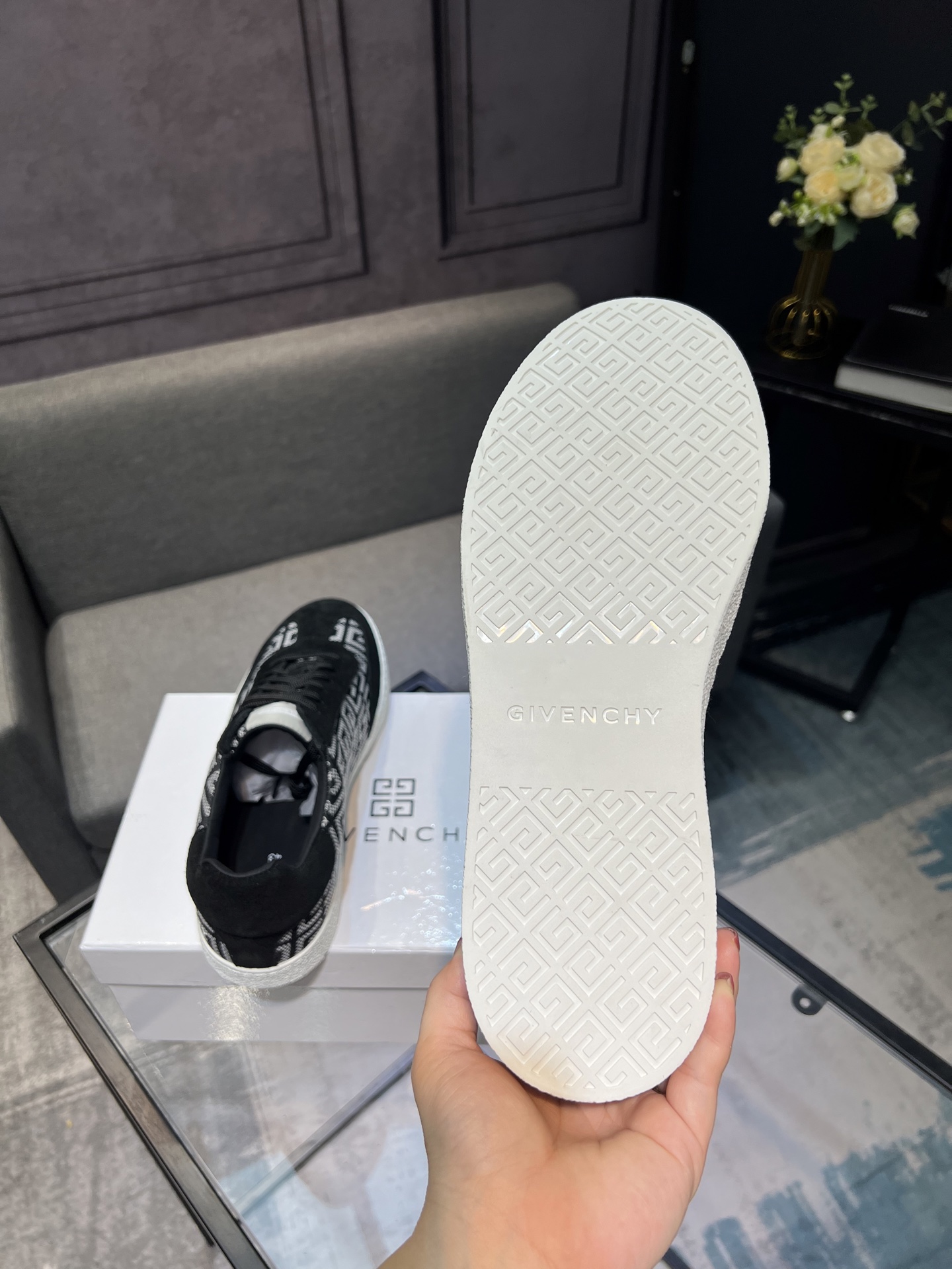 Givenchy Men's Stylish Casual Sneakers - Premium Leather, Comfortable Fit 7 i1754321025679 5408 0 5
