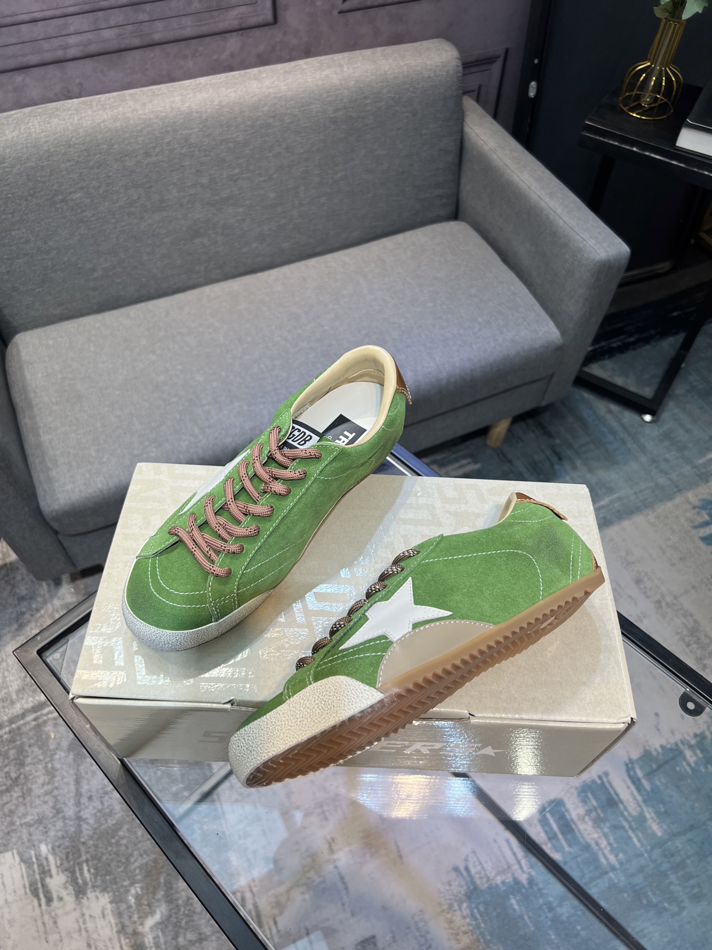 Golden Goose True Star Sneakers, Green Suede Leather, Distressed Style, Unisex 4 i1754321814006 341 0 2